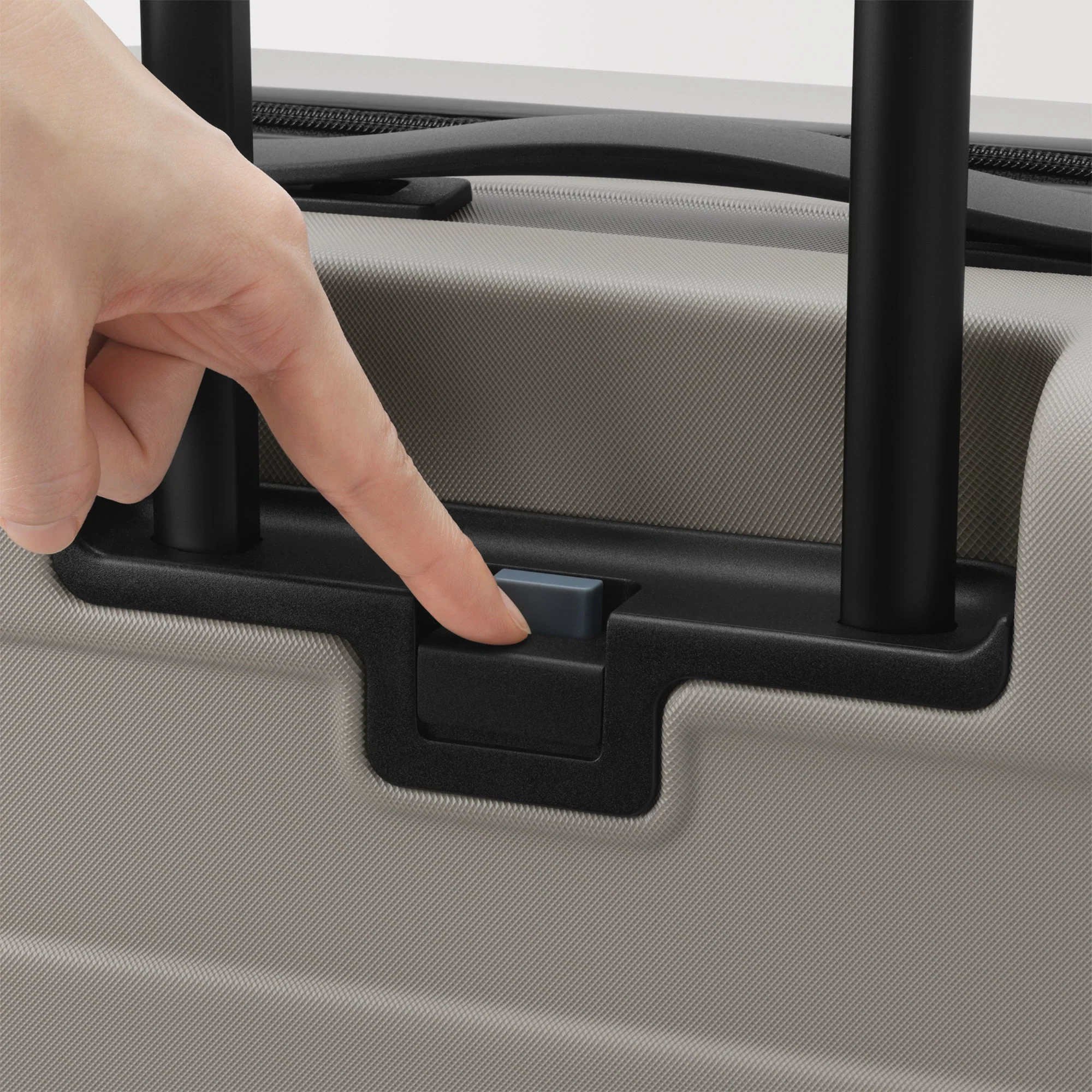 Hard Shell Suitcase 105L | Check-In - Image 25