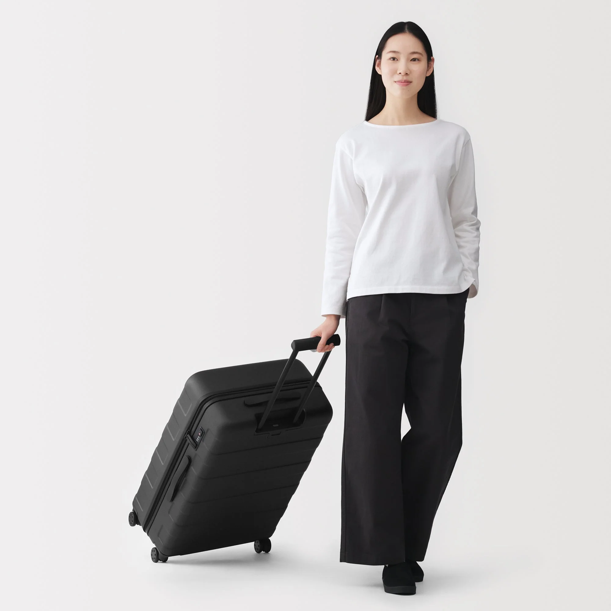 Hard Shell Suitcase 75L | Check-In - Image 16
