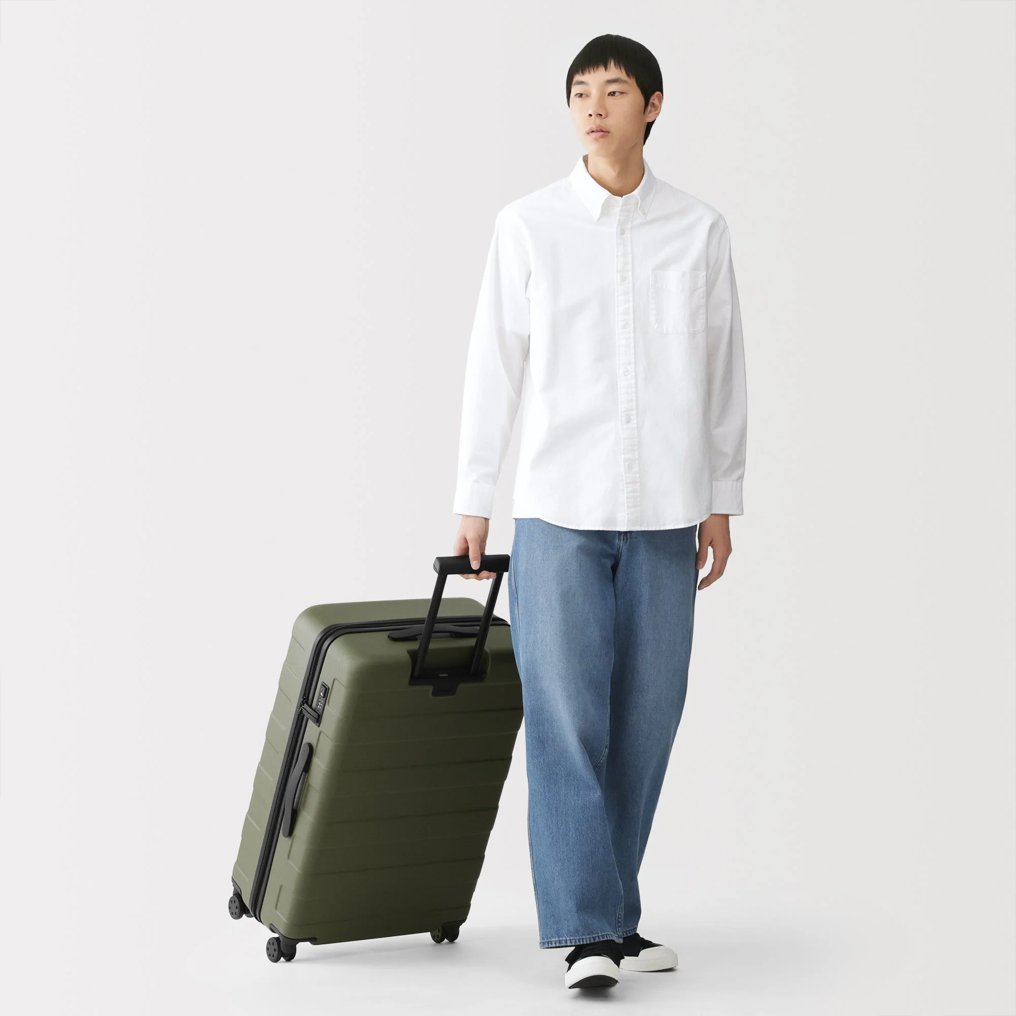 Hard Shell Suitcase 75L | Check-In - Image 43