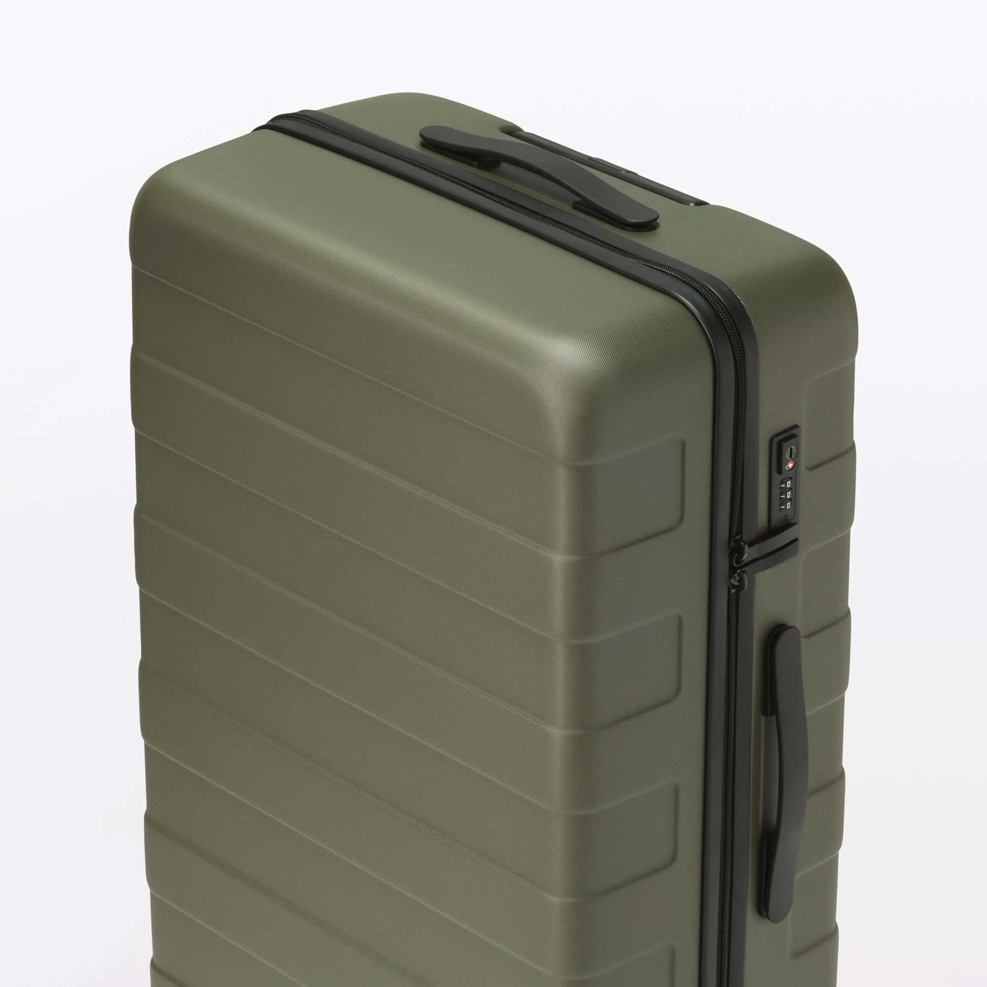 Hard Shell Suitcase 75L | Check-In - Image 47