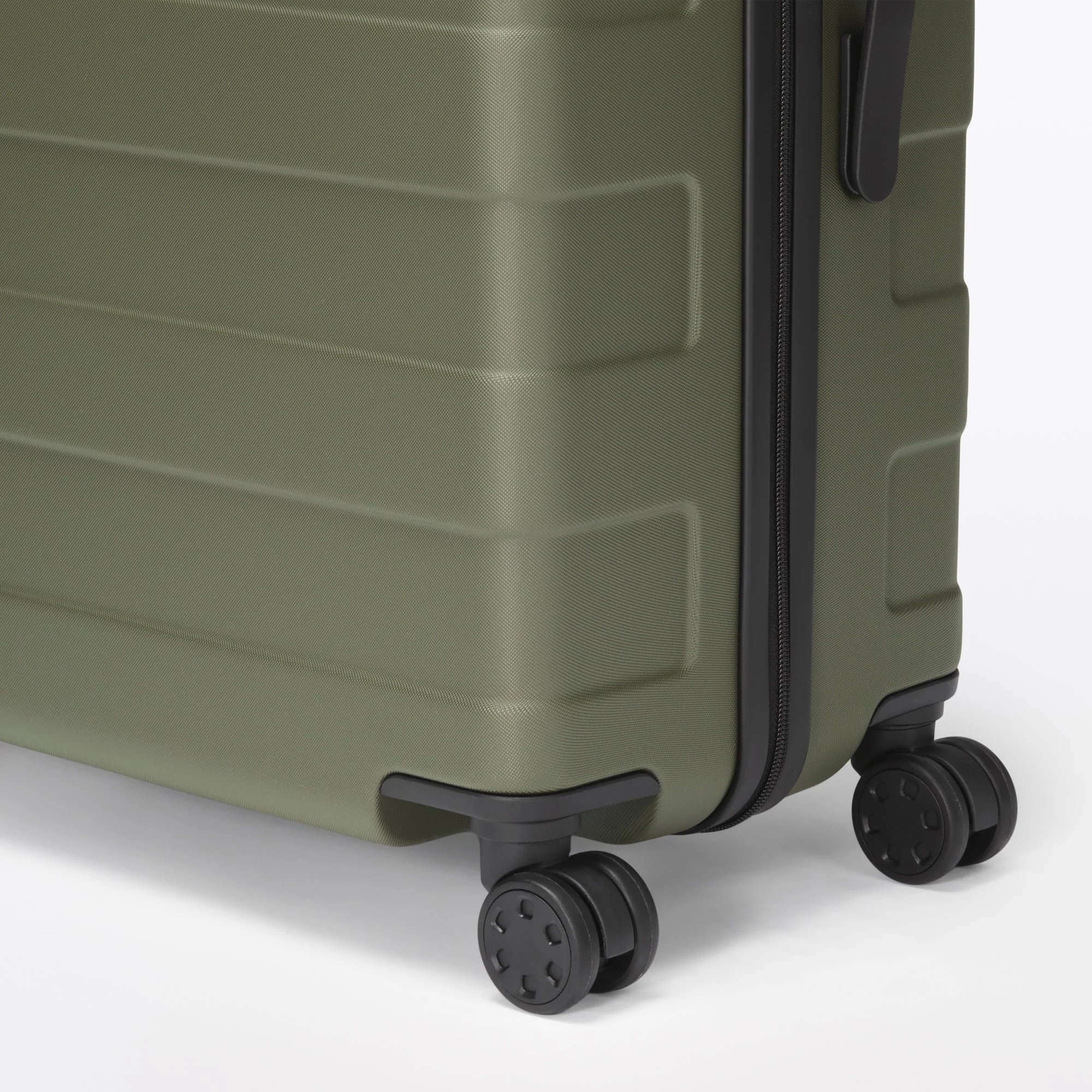 Hard Shell Suitcase 75L | Check-In - Image 50
