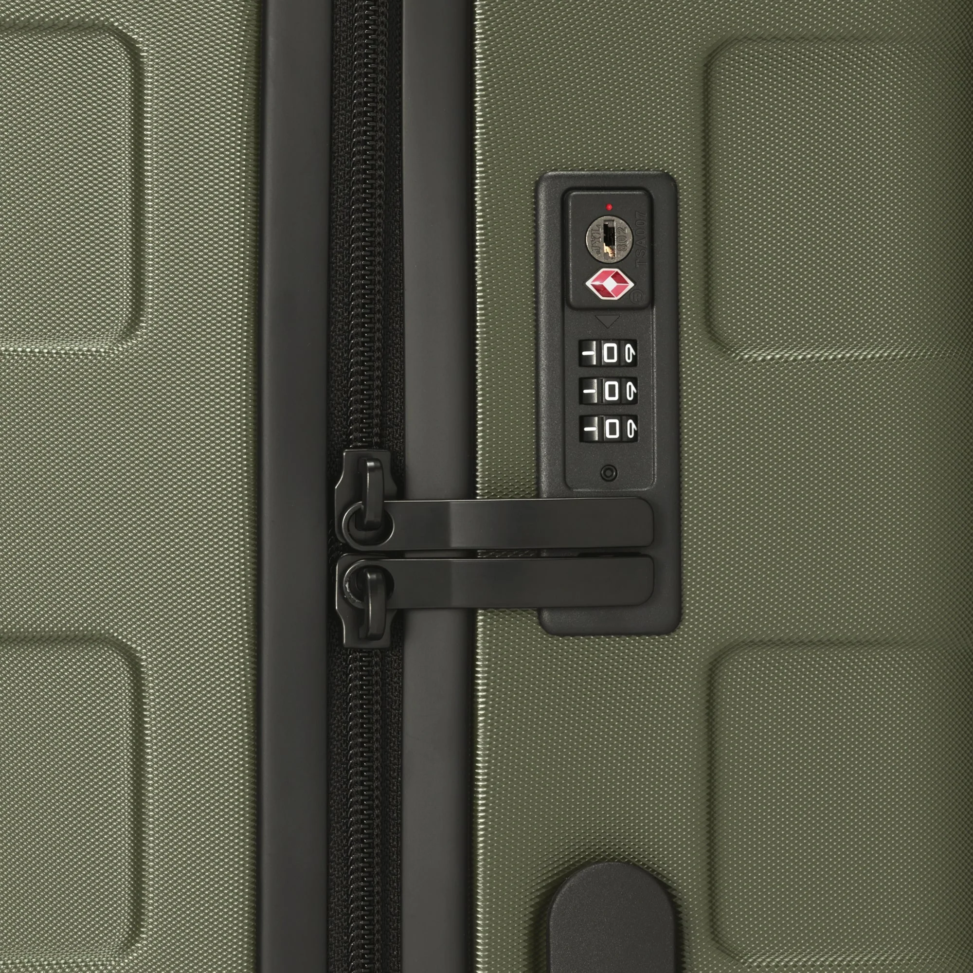 Hard Shell Suitcase 75L | Check-In - Image 52