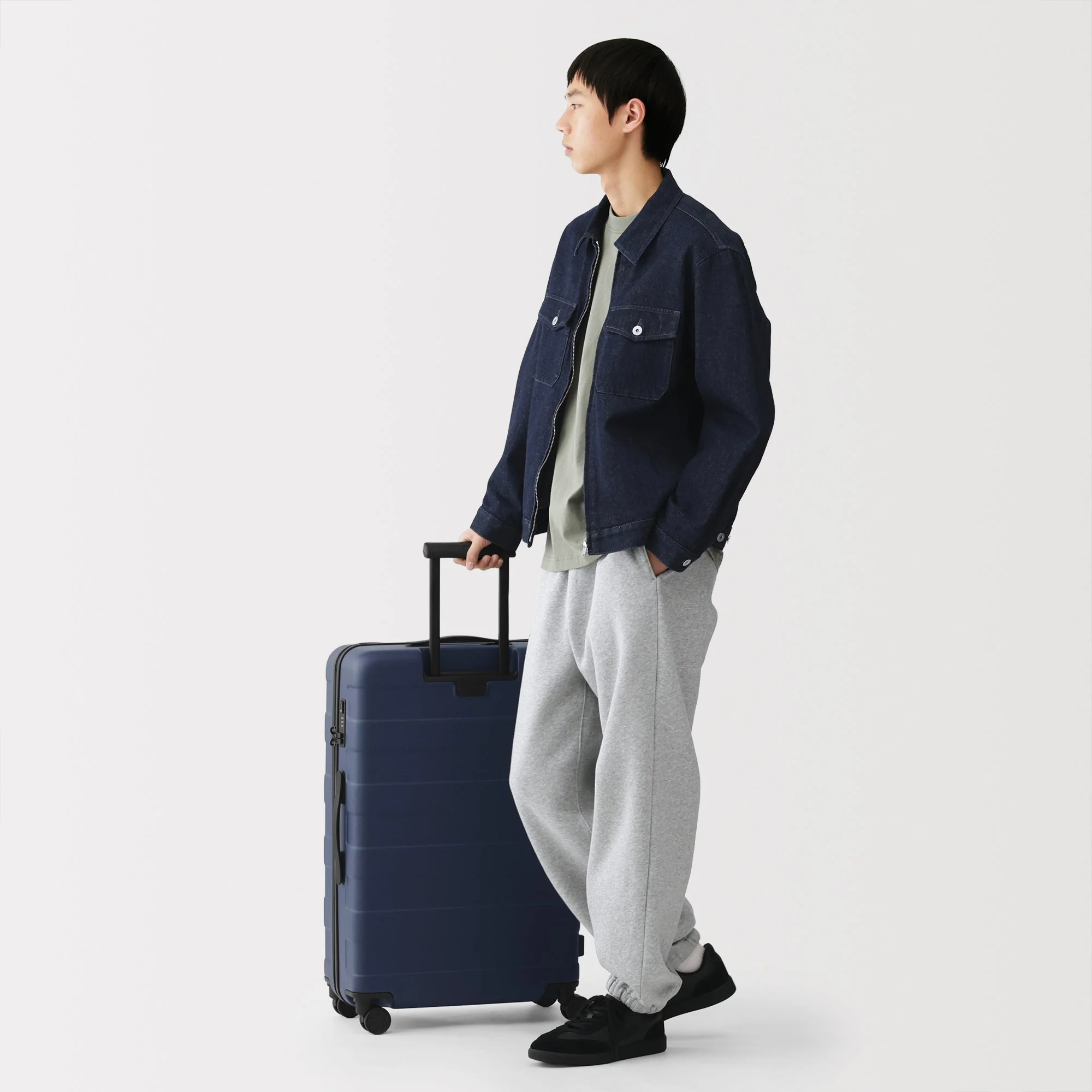 Hard Shell Suitcase 75L | Check-In - Image 57