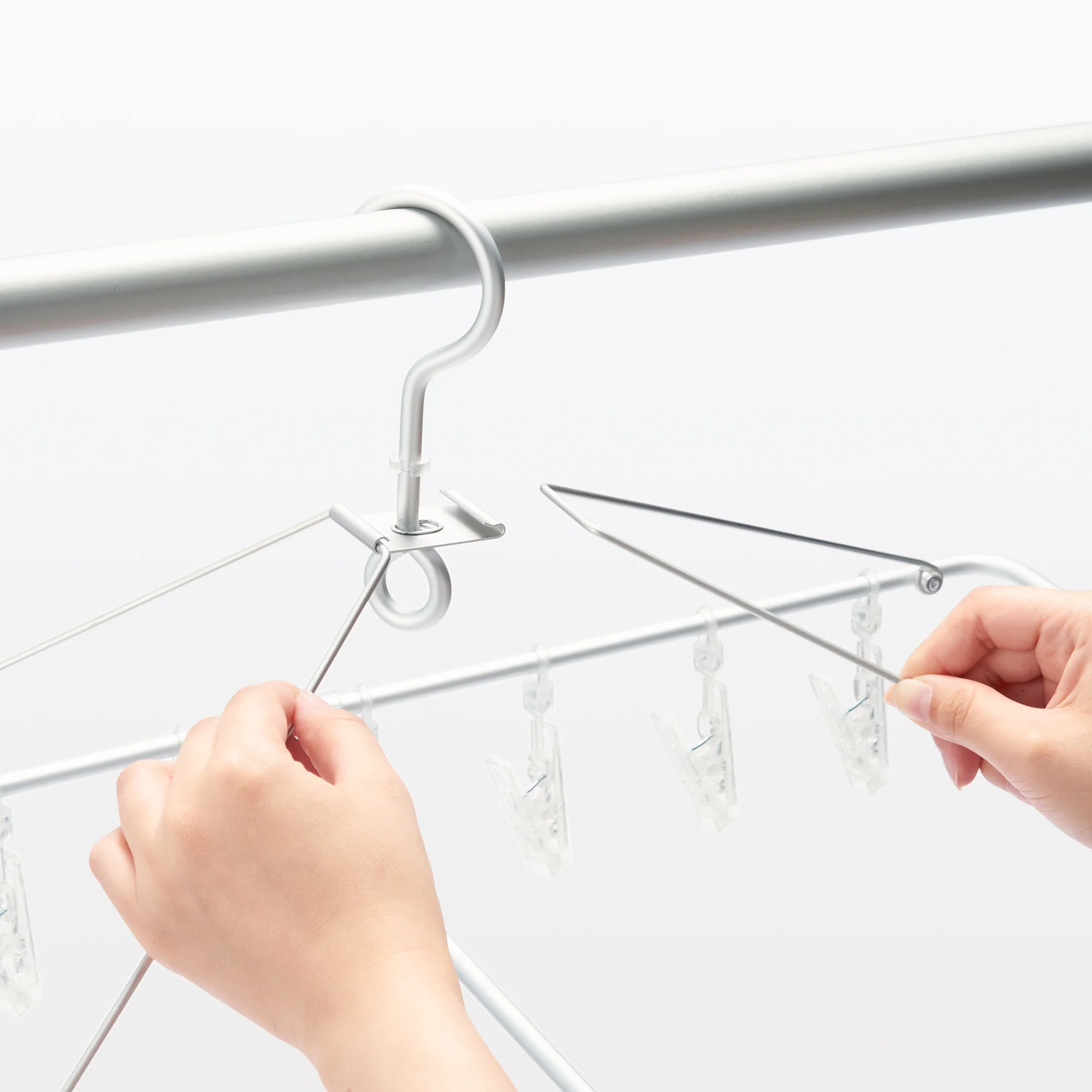 Aluminum Hanger with Pegs - Image 15
