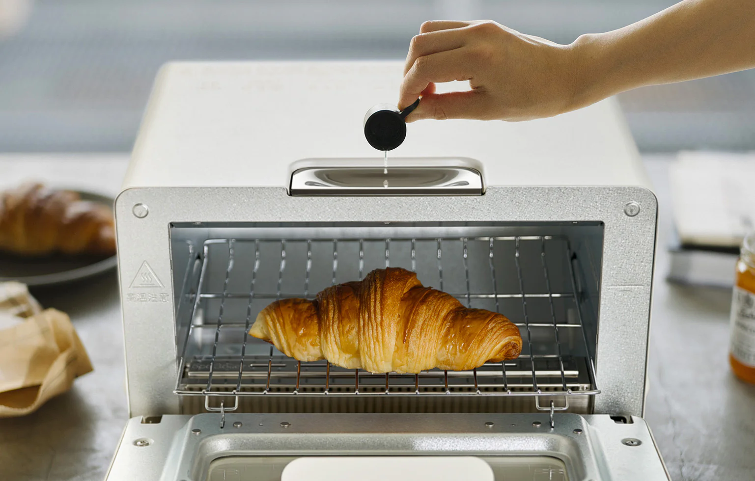 BALMUDA The Toaster Pro - Off-White - Image 6