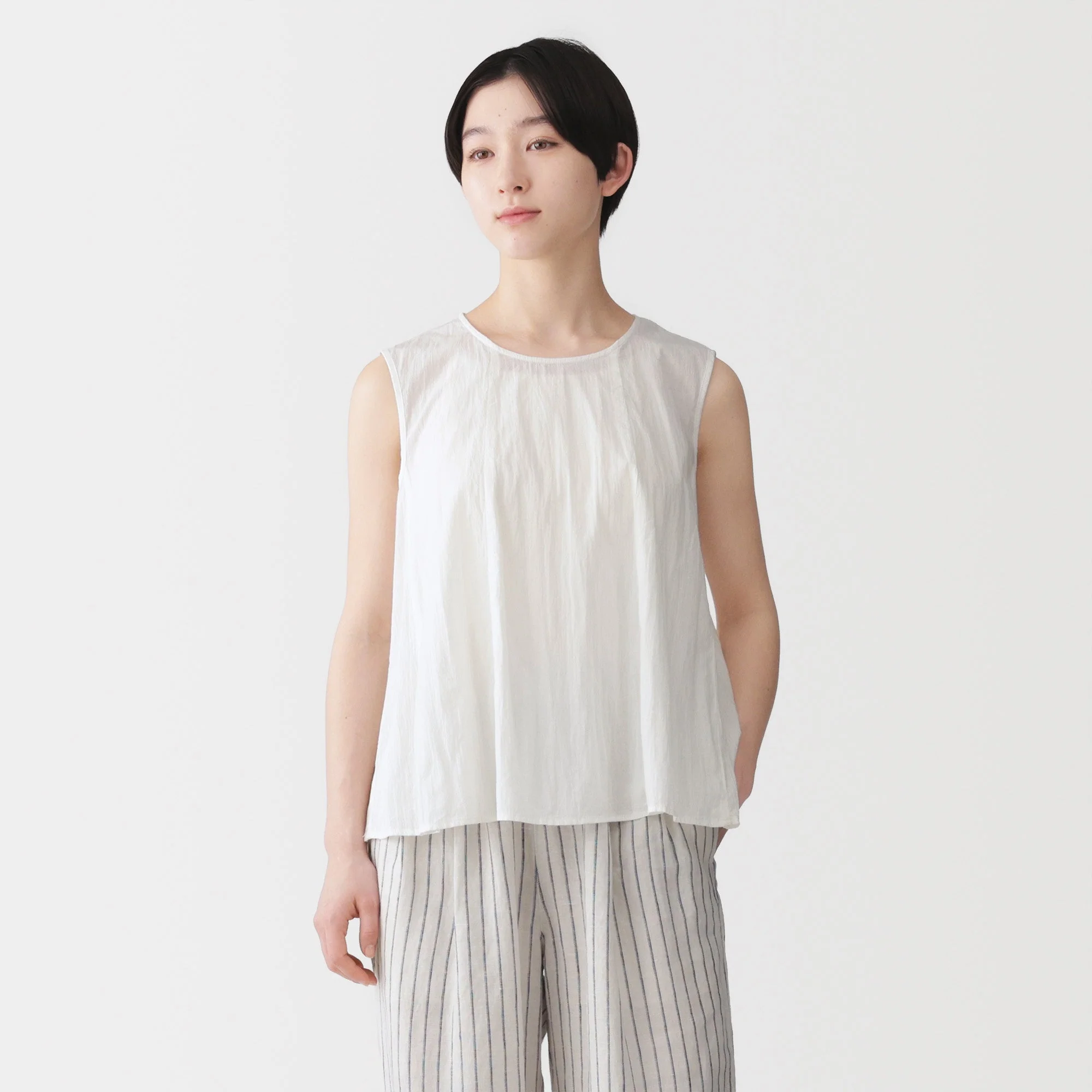 Cotton Crepe Sleeveless Blouse - Image 4
