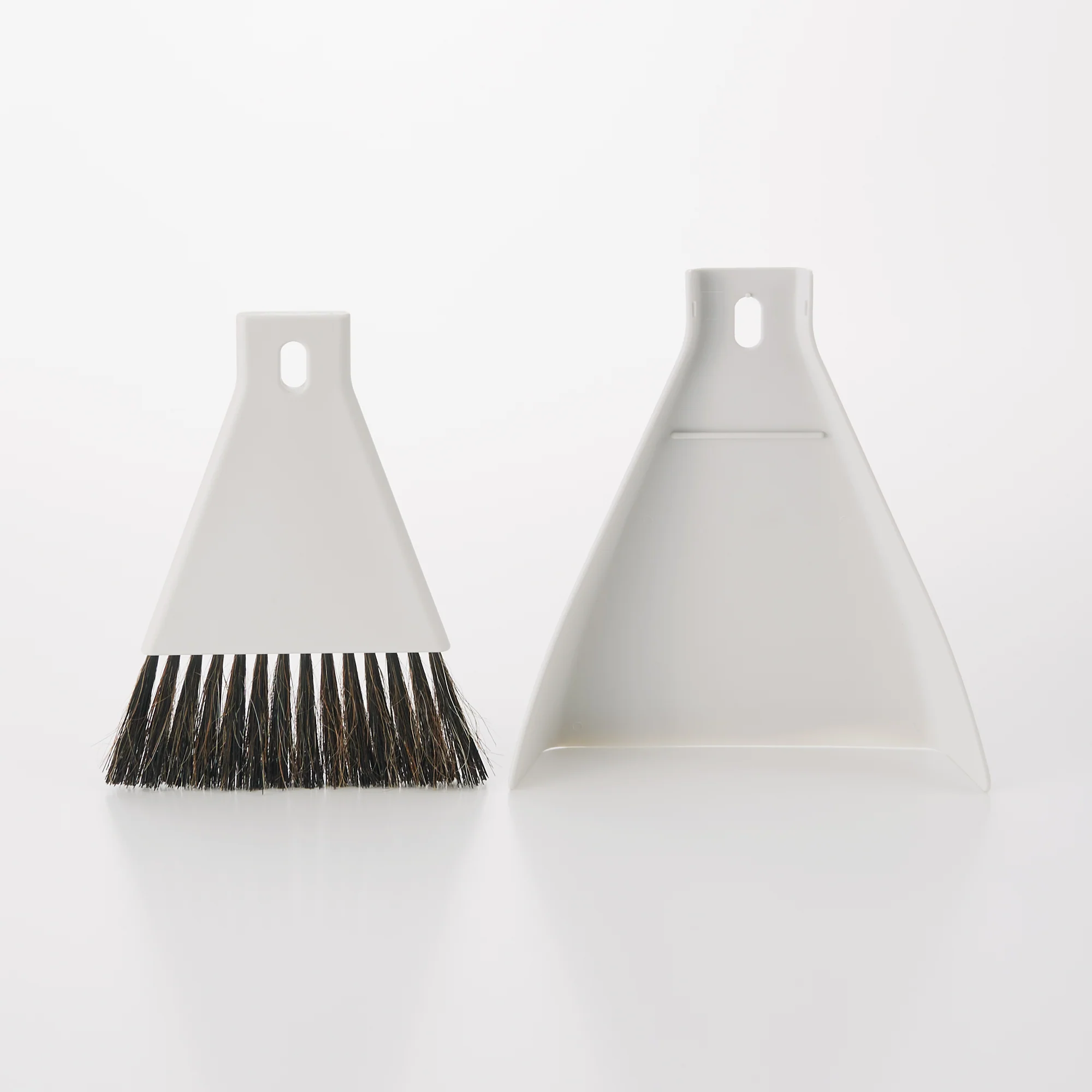 Desk Broom With Dustpan - Image 6