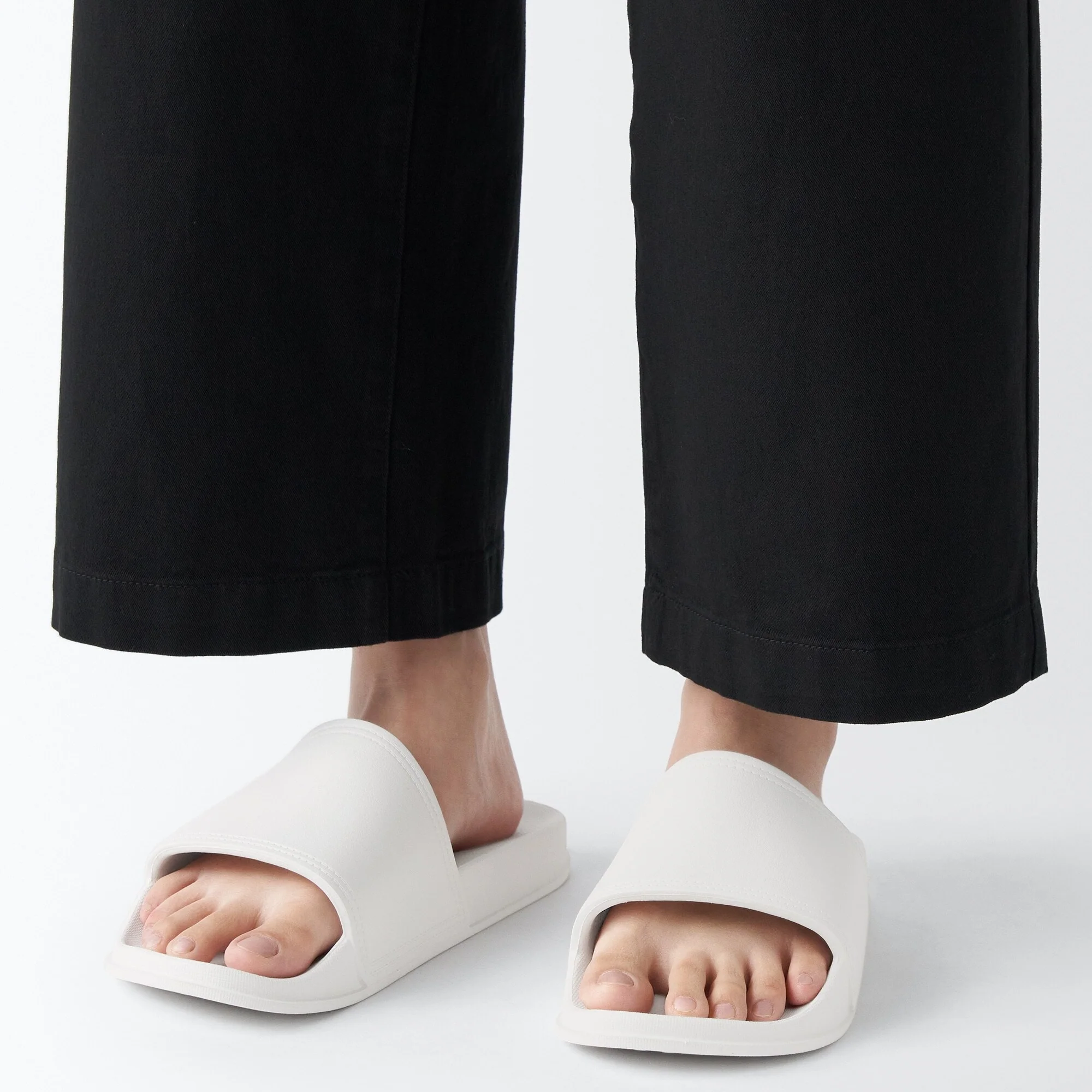 Foot-Shaped Sandals - Image 16