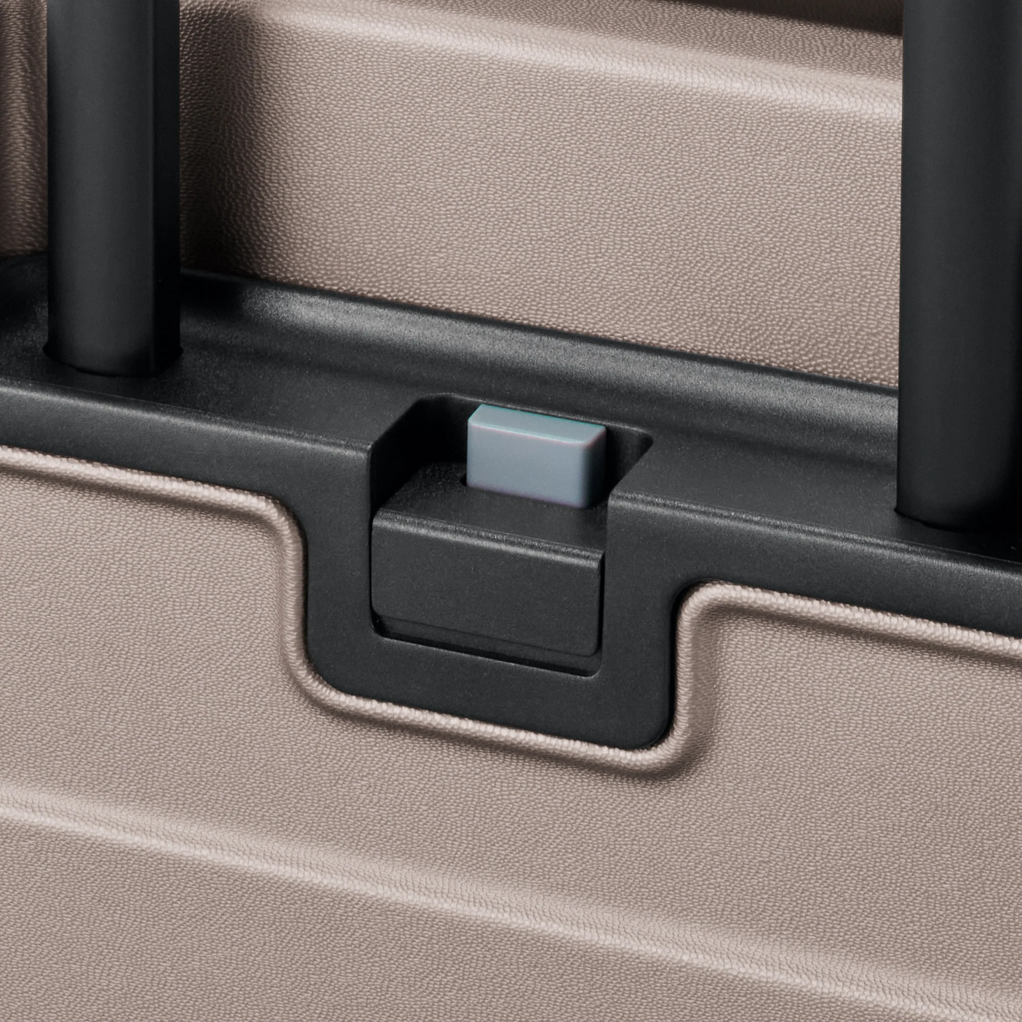 Adjustable Handle Front Open Hard Shell Suitcase 32L | Carry-On - Image 14
