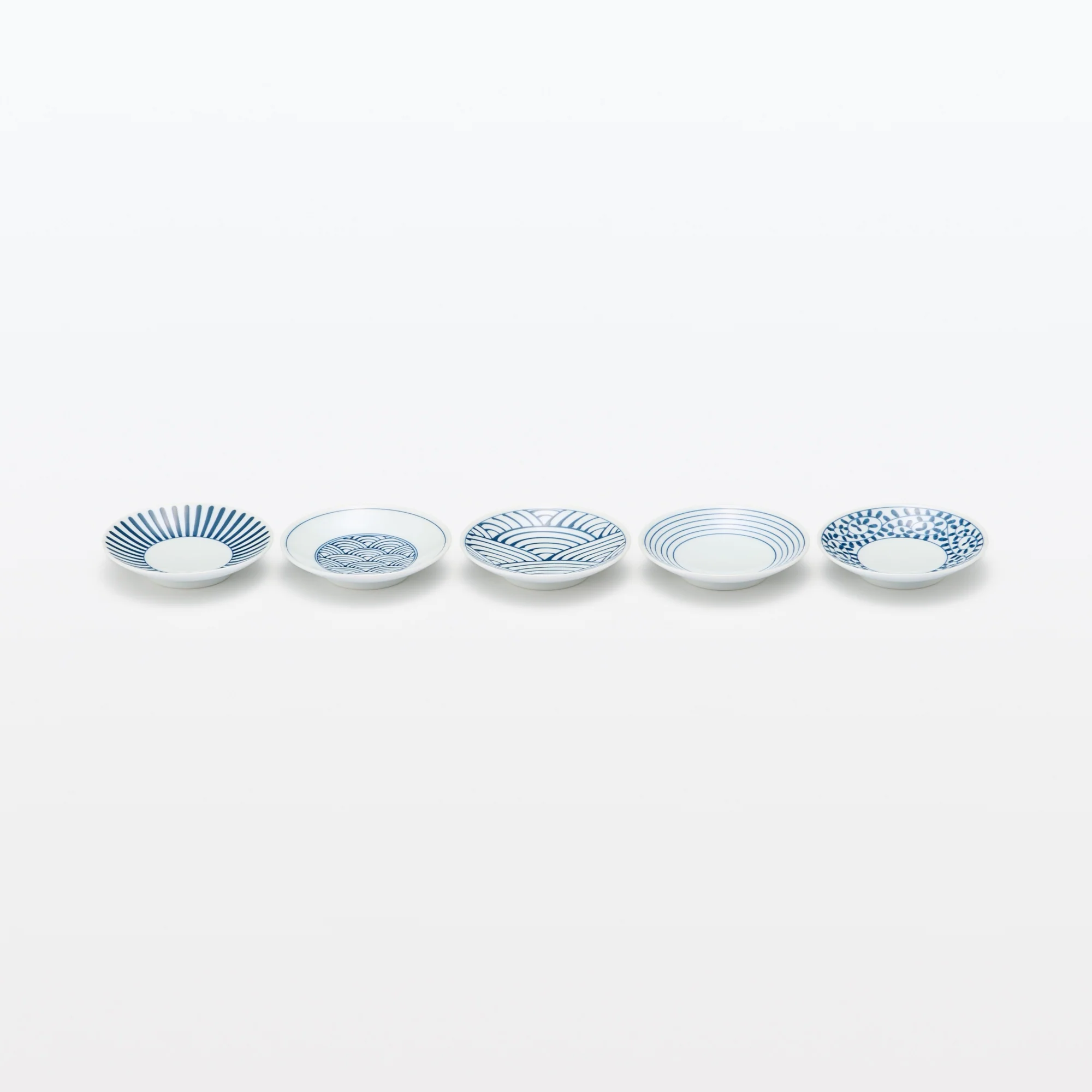Hasami Ware Small Plate - Arabesque Pattern - Image 7