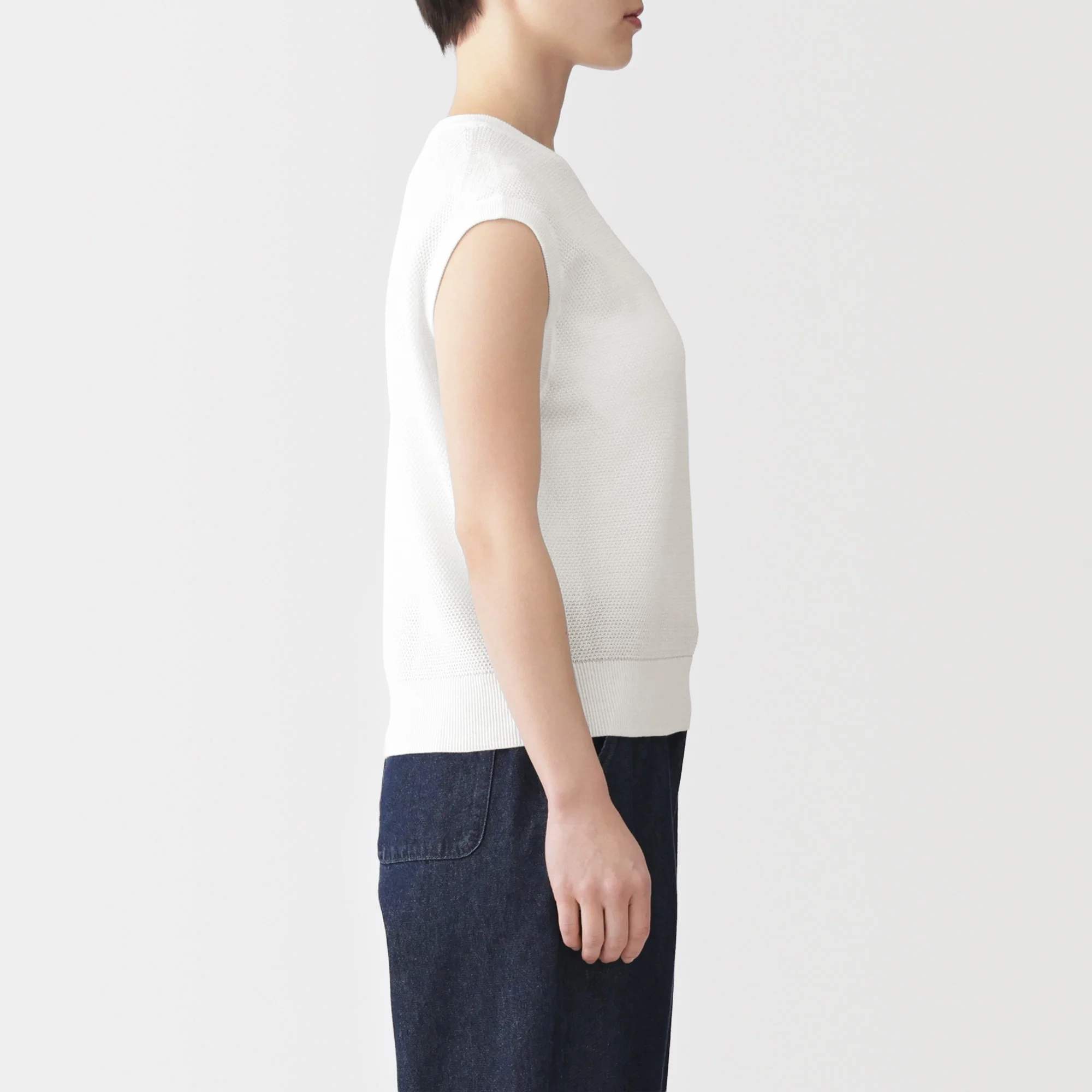 High-Twist Cotton Sleeveless Sweater - Image 27