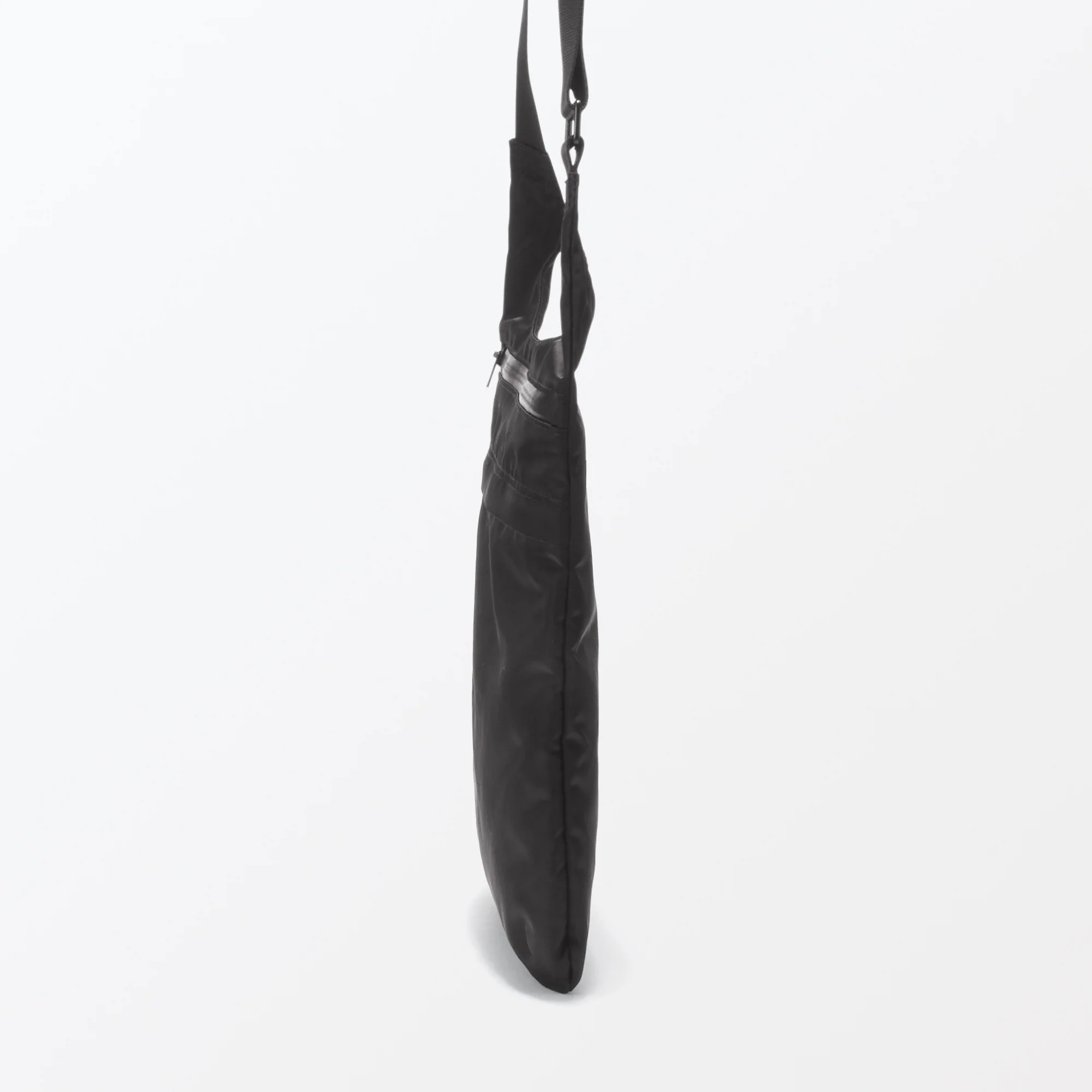 Labo Nylon Shoulder Bag - Image 18
