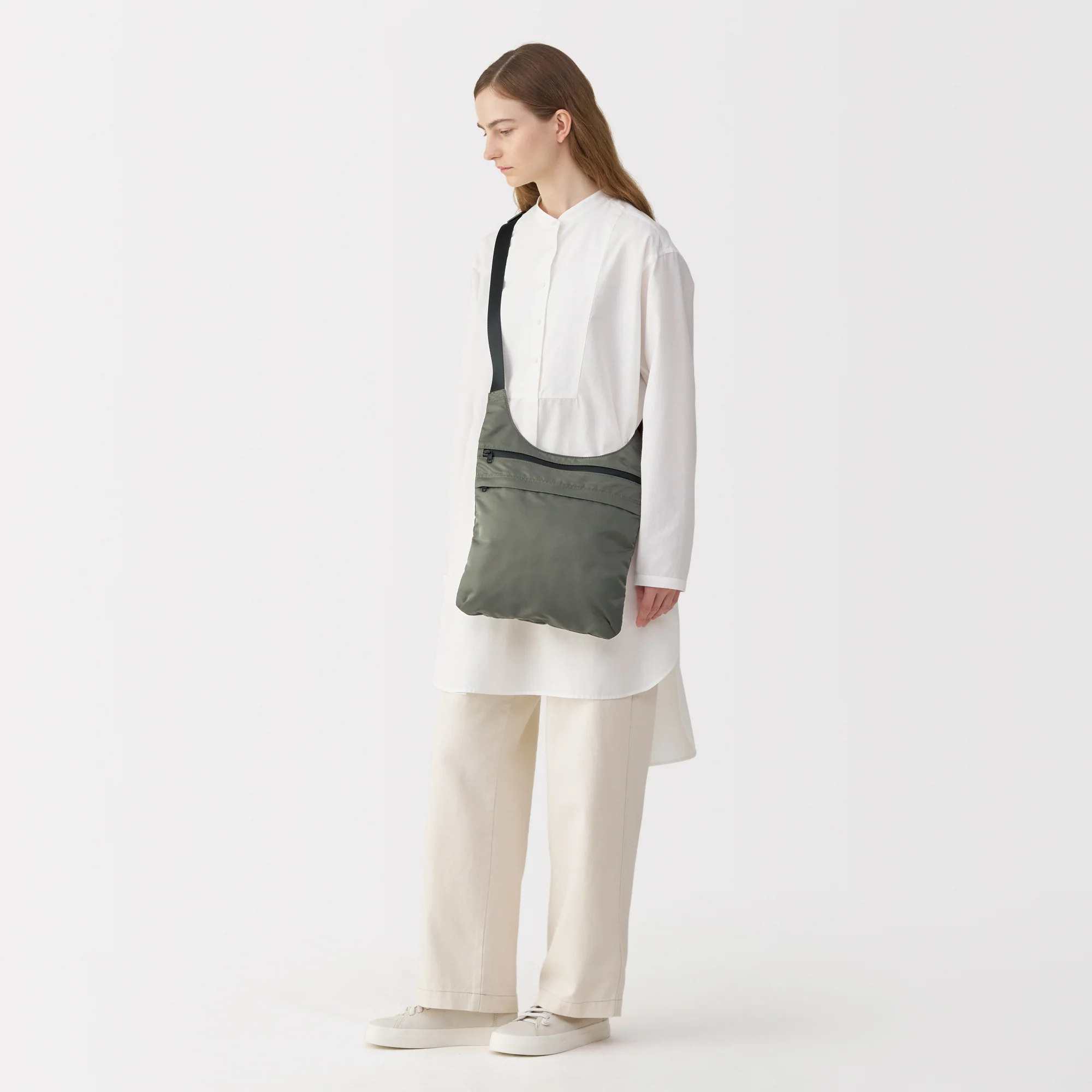 Labo Nylon Shoulder Bag - Image 9