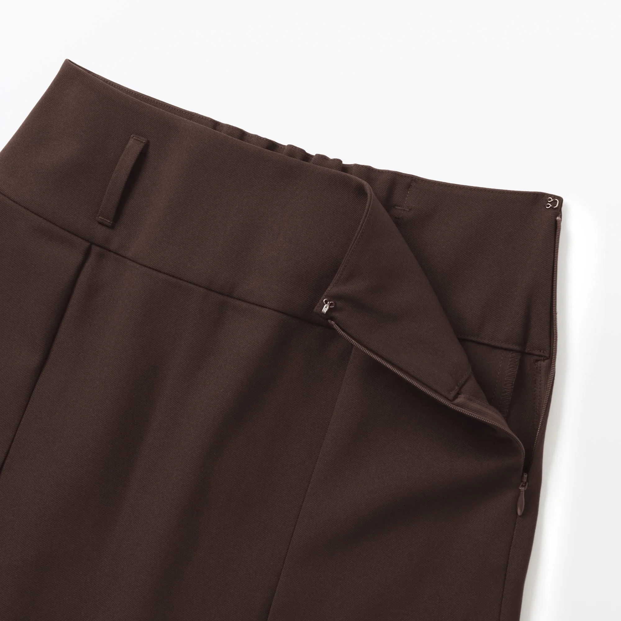 Labo Polyester Twill Tuck Skirt - Image 9