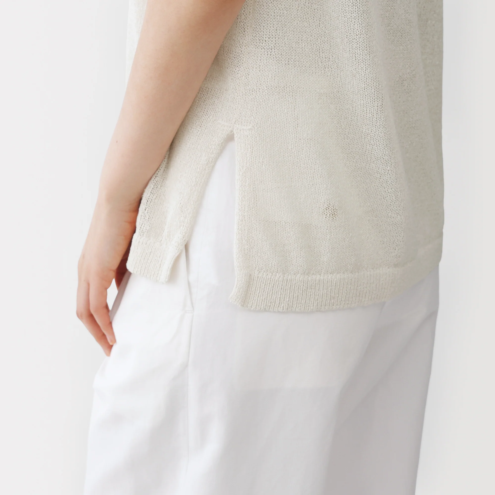 Labo Washi Blend Sleeveless Sweater - Image 8