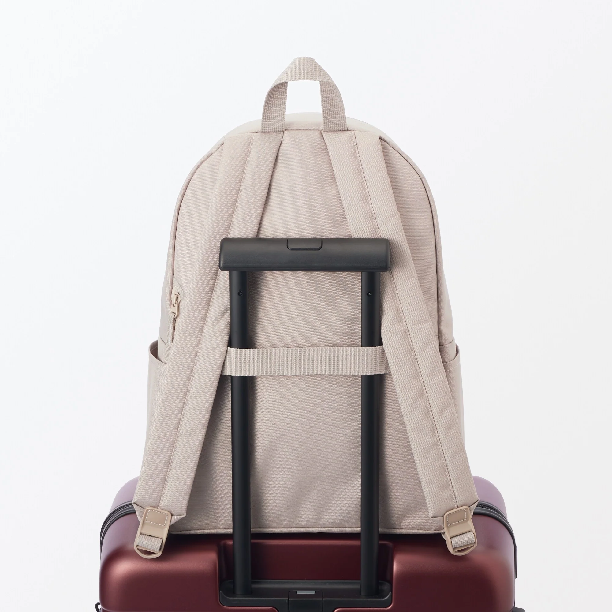 Less Tiring Water Repellent Backpack - Image 15
