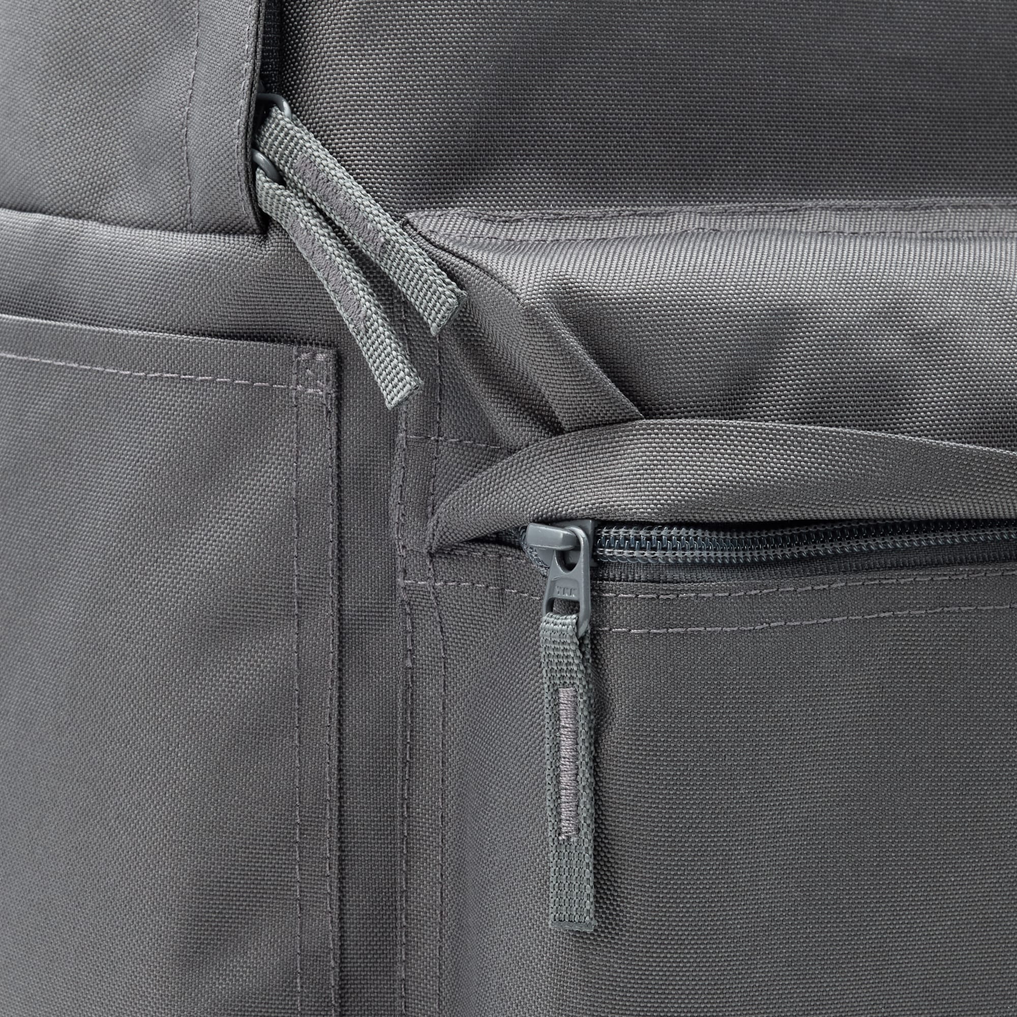 Less Tiring Water Repellent Backpack - Image 9