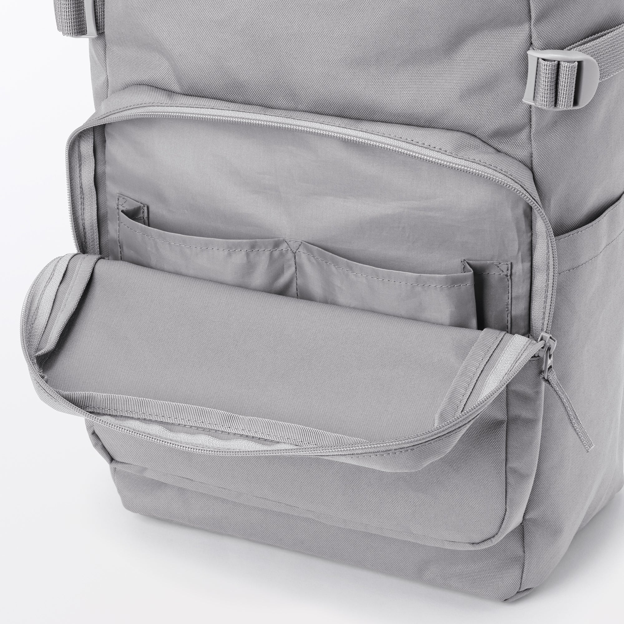 Less Tiring Water Repellent Toploader Backpack - Image 9