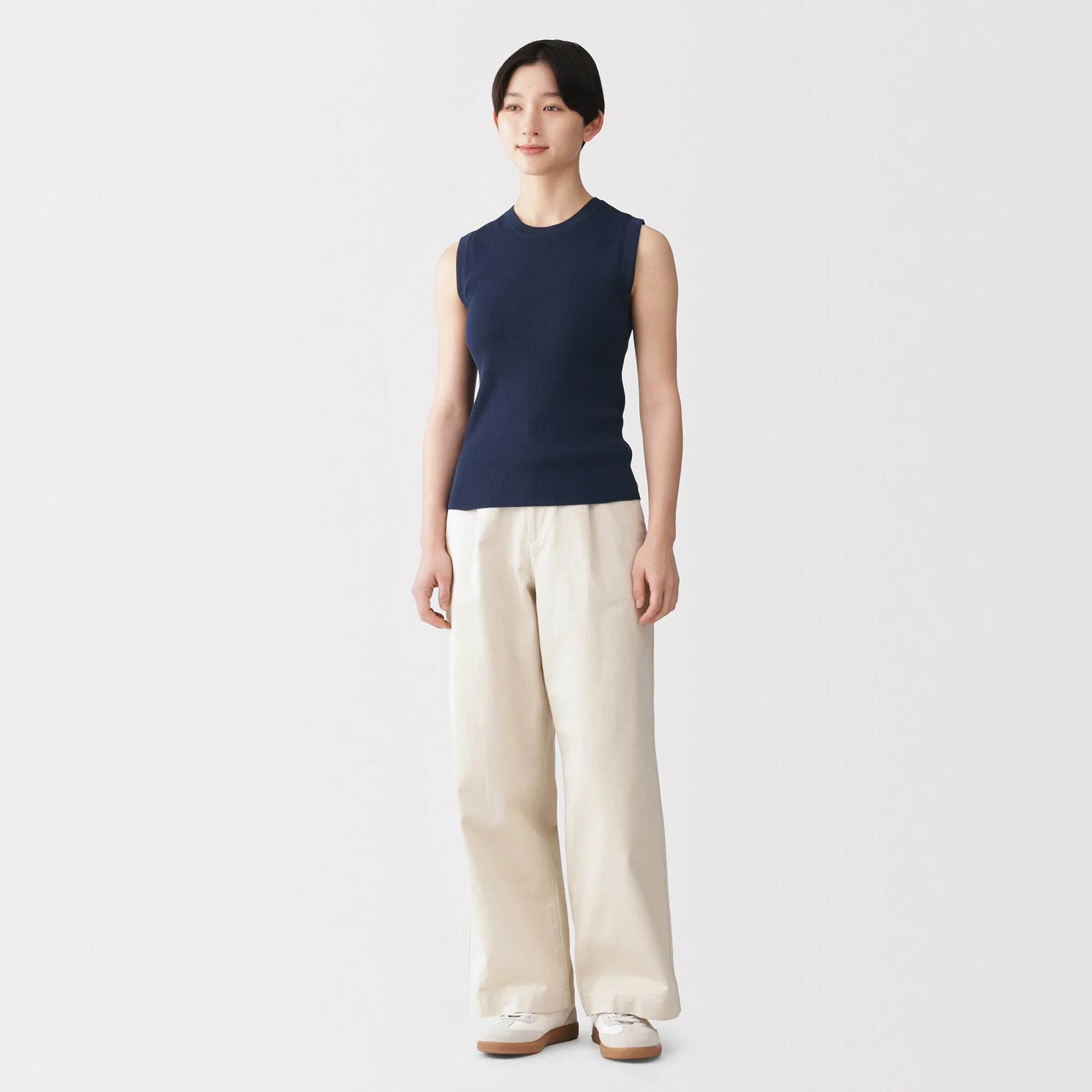 Light Knit Sleeveless Sweater - Image 26