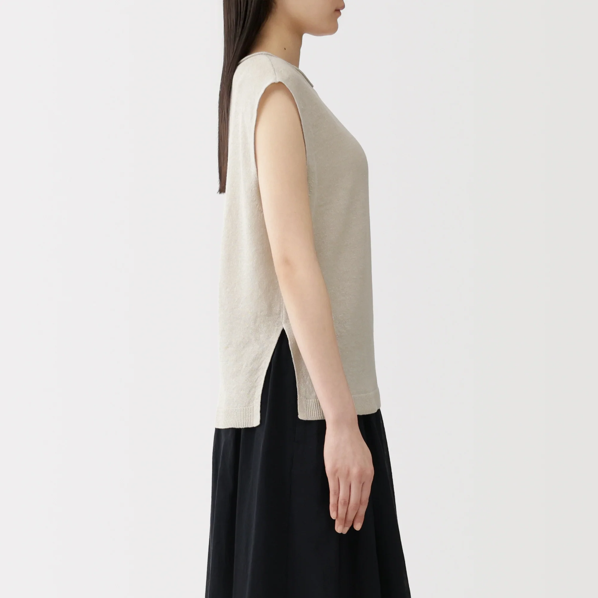 Linen Sleeveless Sweater - Image 13