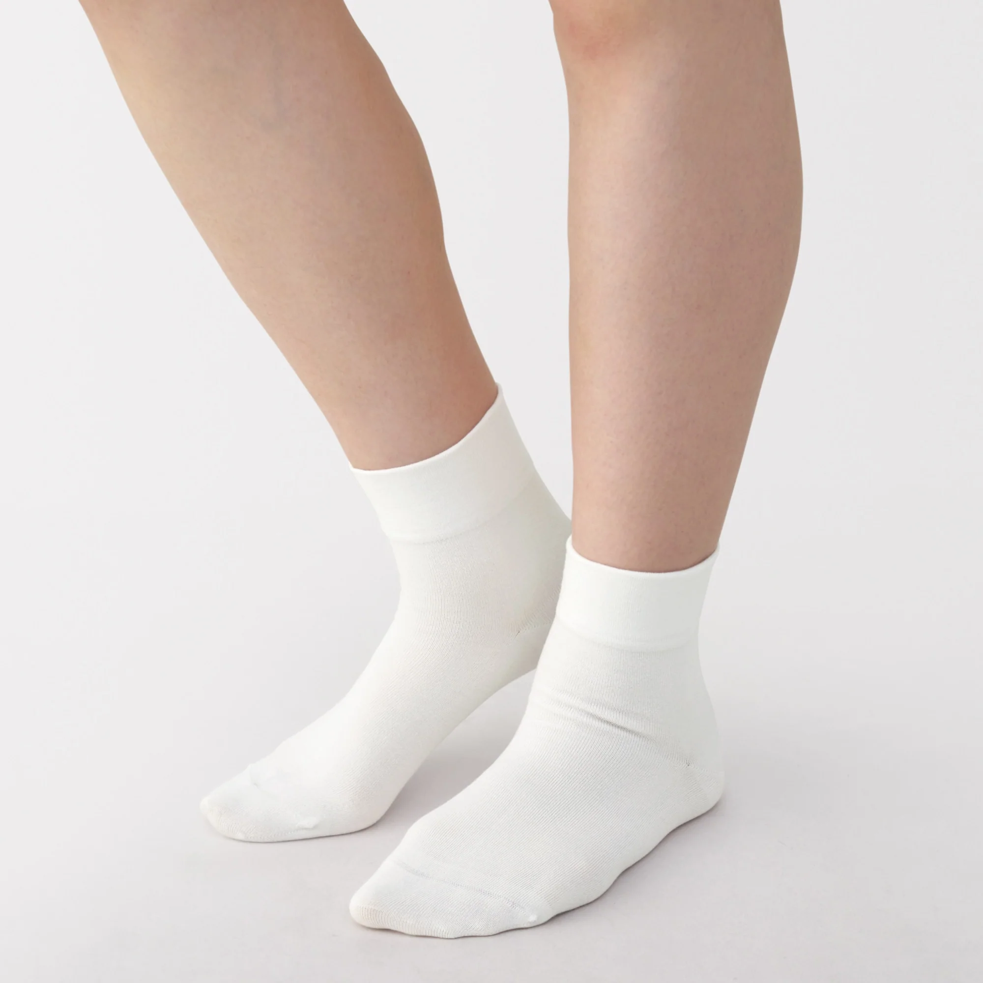Loose Top Short Socks - Image 4