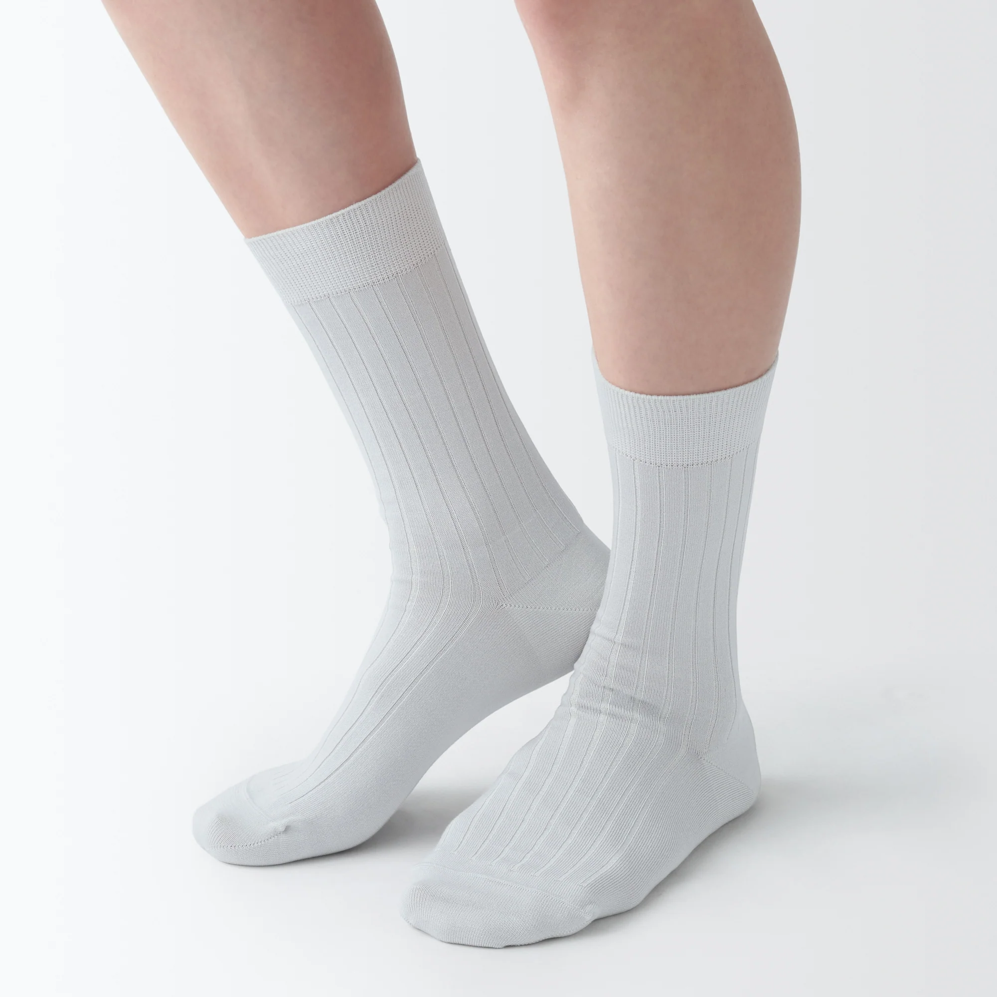 Lustrous Cotton Yarn Ribbed Socks - Image 3