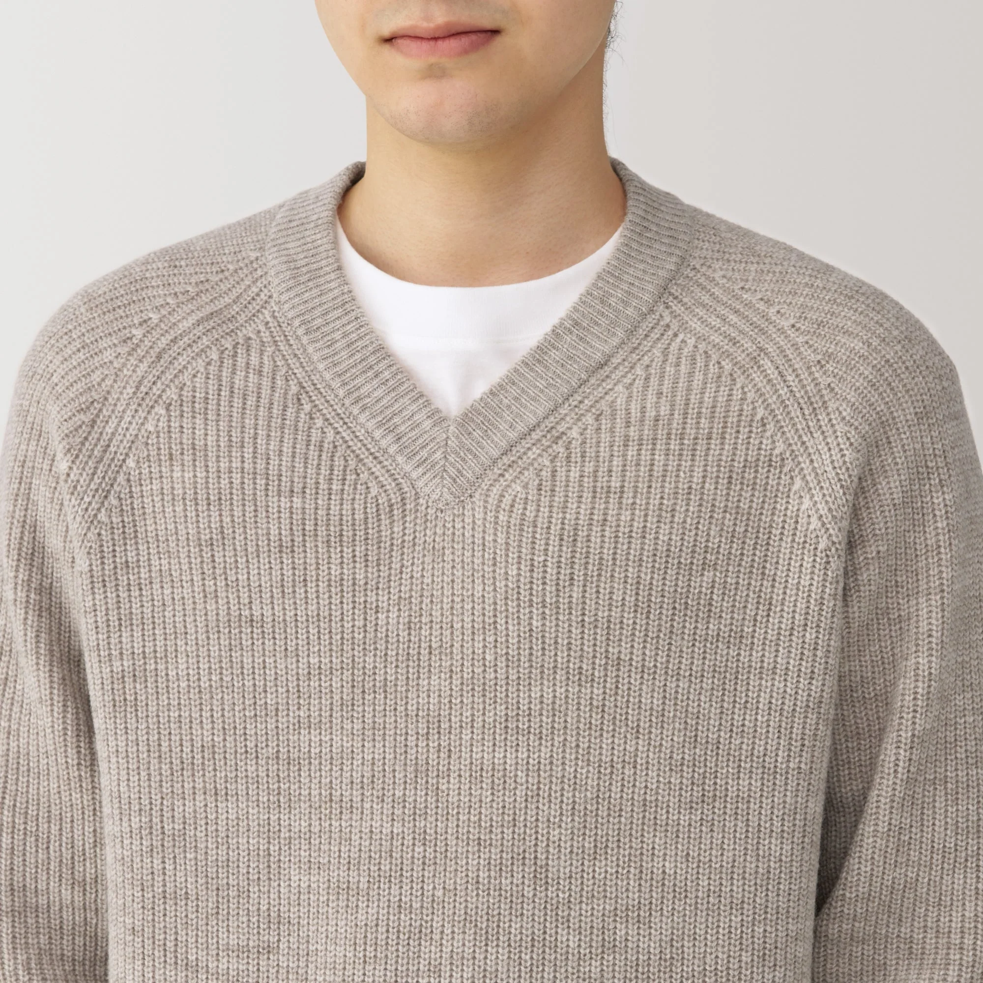 Men's Mid-Gauge V Neck Sweater - Image 14