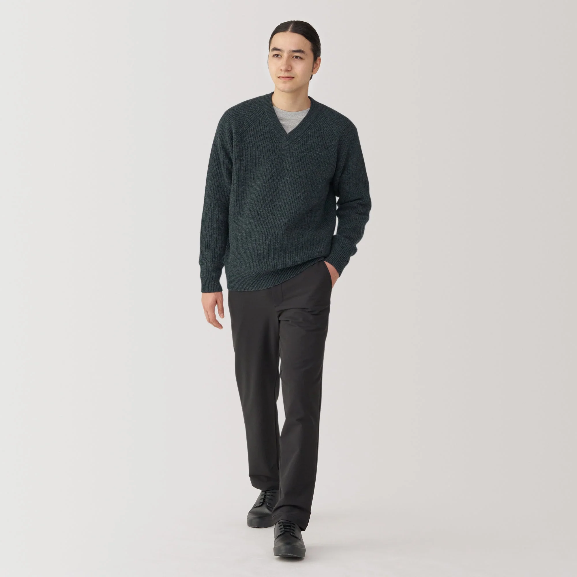 Men's Mid-Gauge V Neck Sweater - Image 18