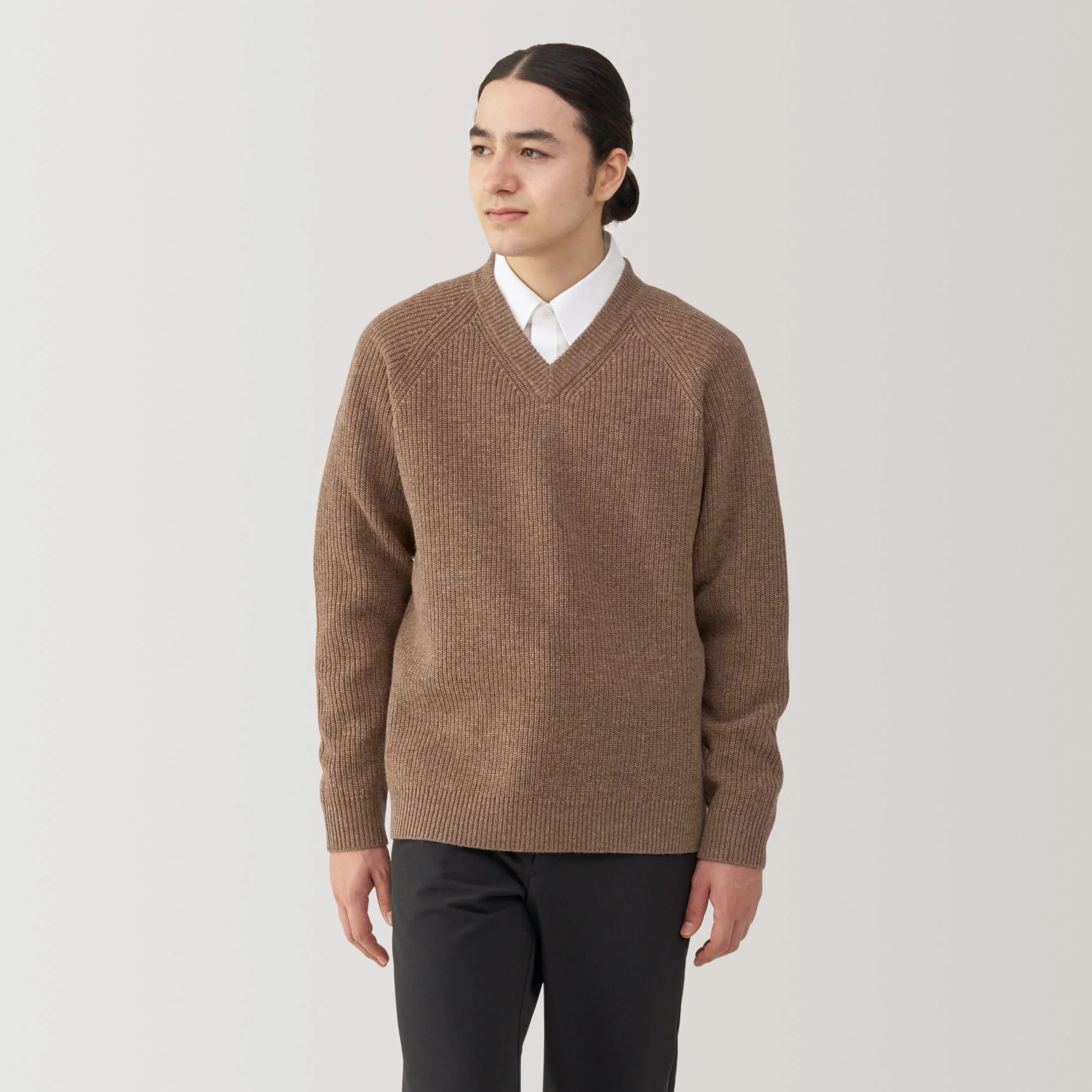 Men's Mid-Gauge V Neck Sweater - Image 3