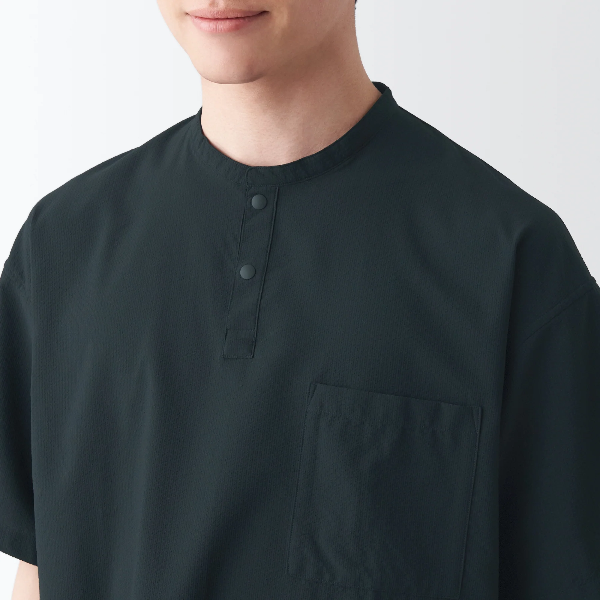 Men's Seersucker Henry Neck Woven T-Shirt - Image 7