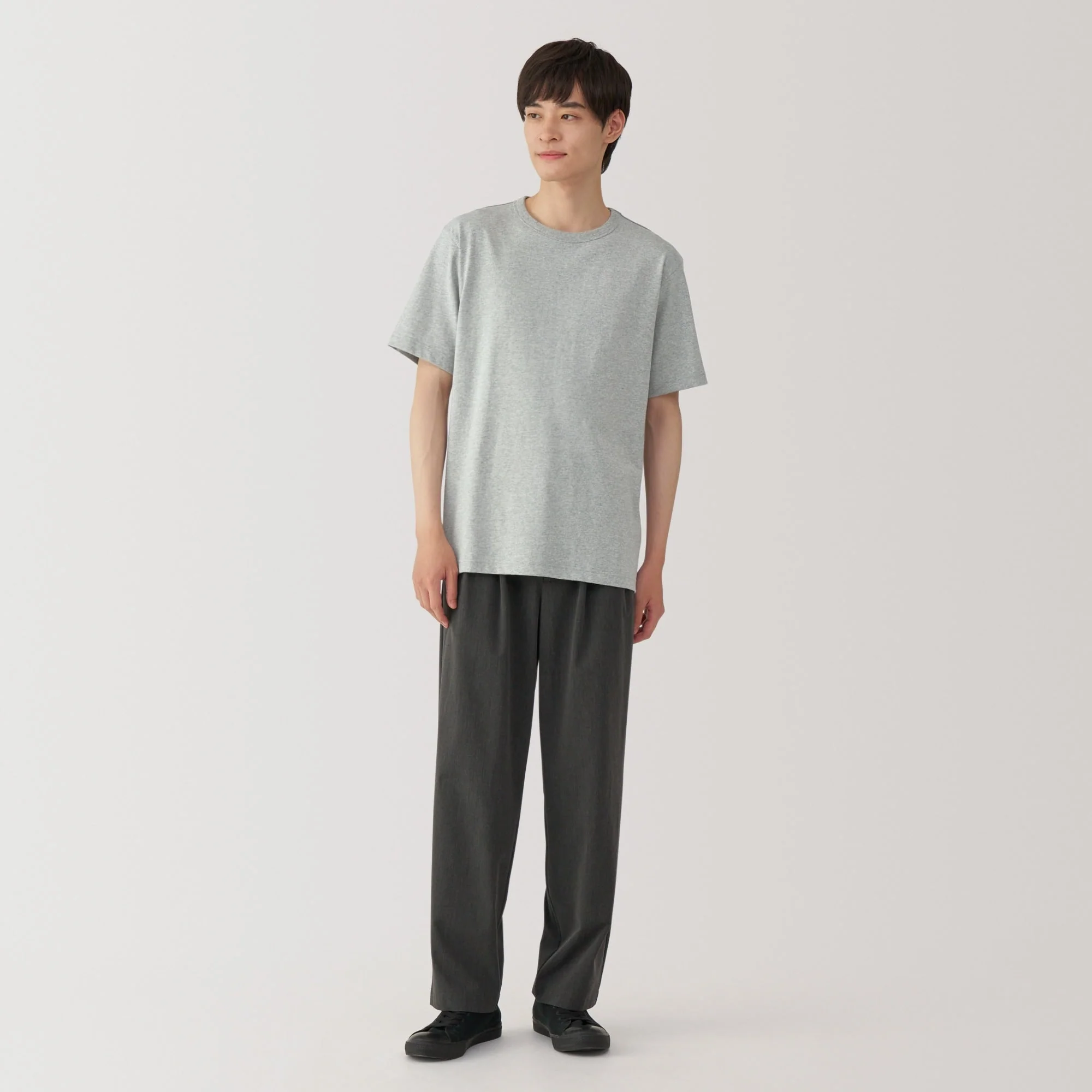 Men's Washed Heavyweight Crewneck T-Shirt - Image 39