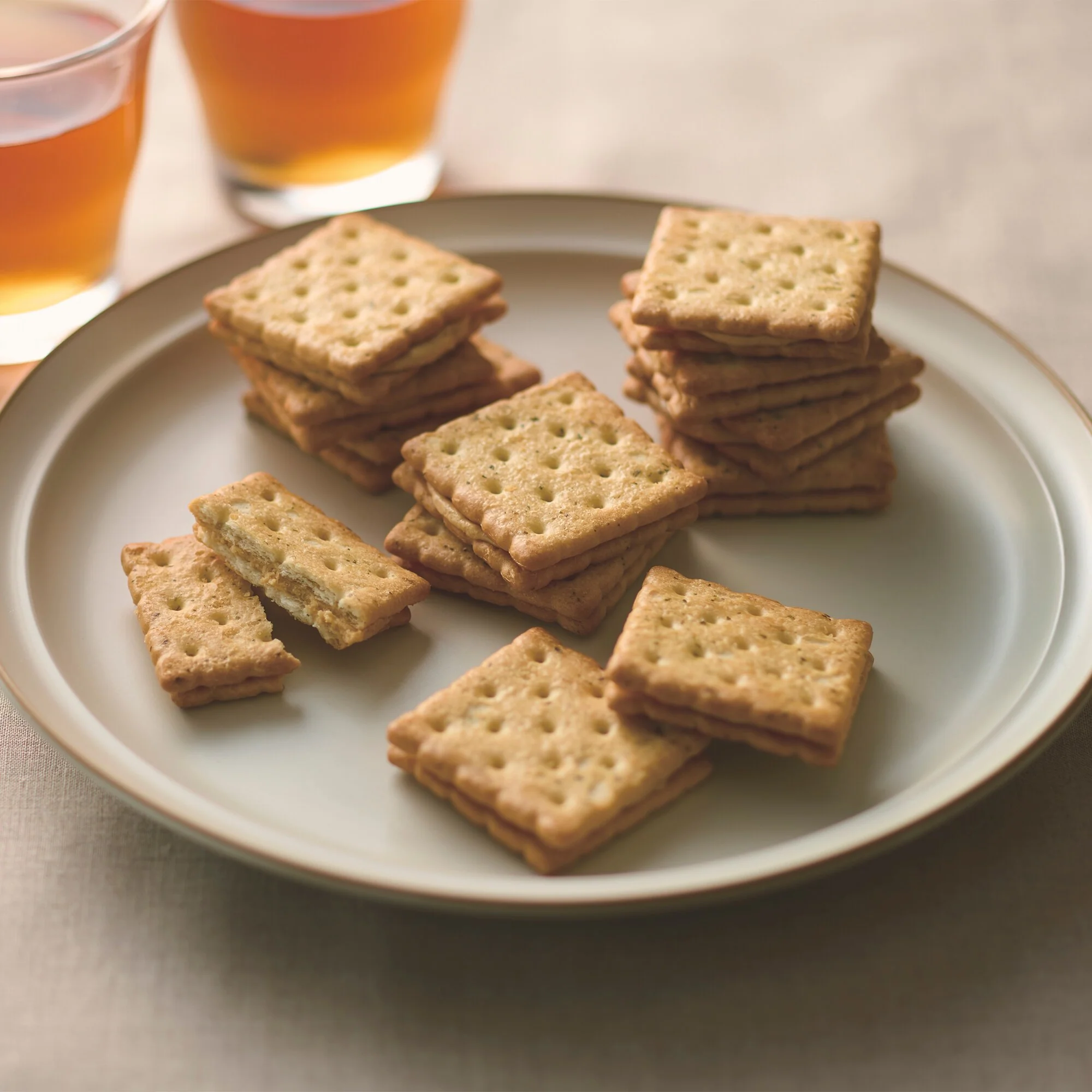 Peanut Cream Sandwich Crackers - Image 4