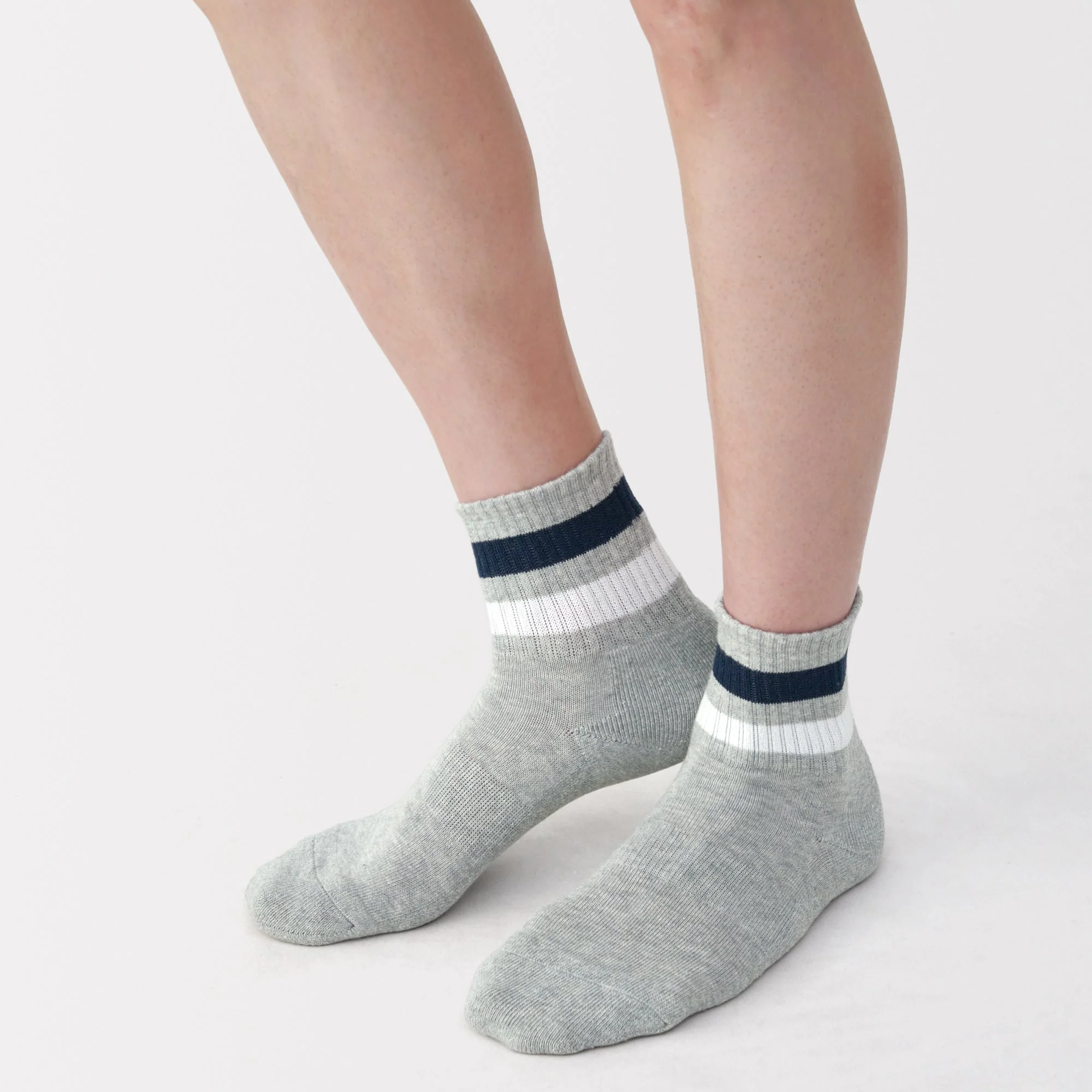 Pile Striped Short Socks - Image 4