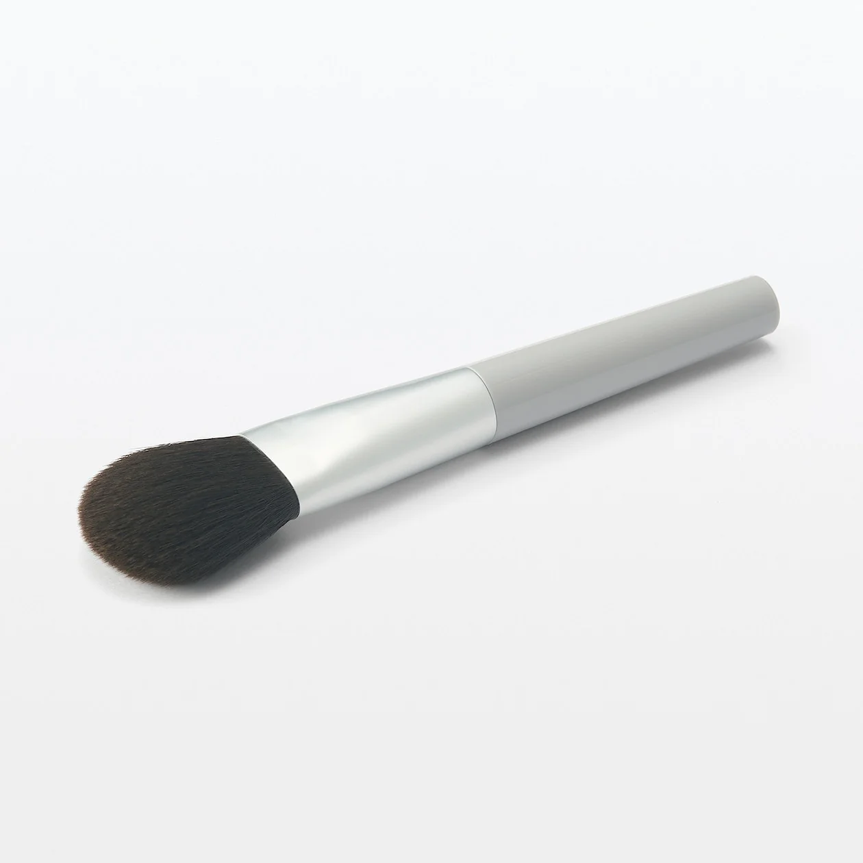 Polyester Cheek Brush - Image 4