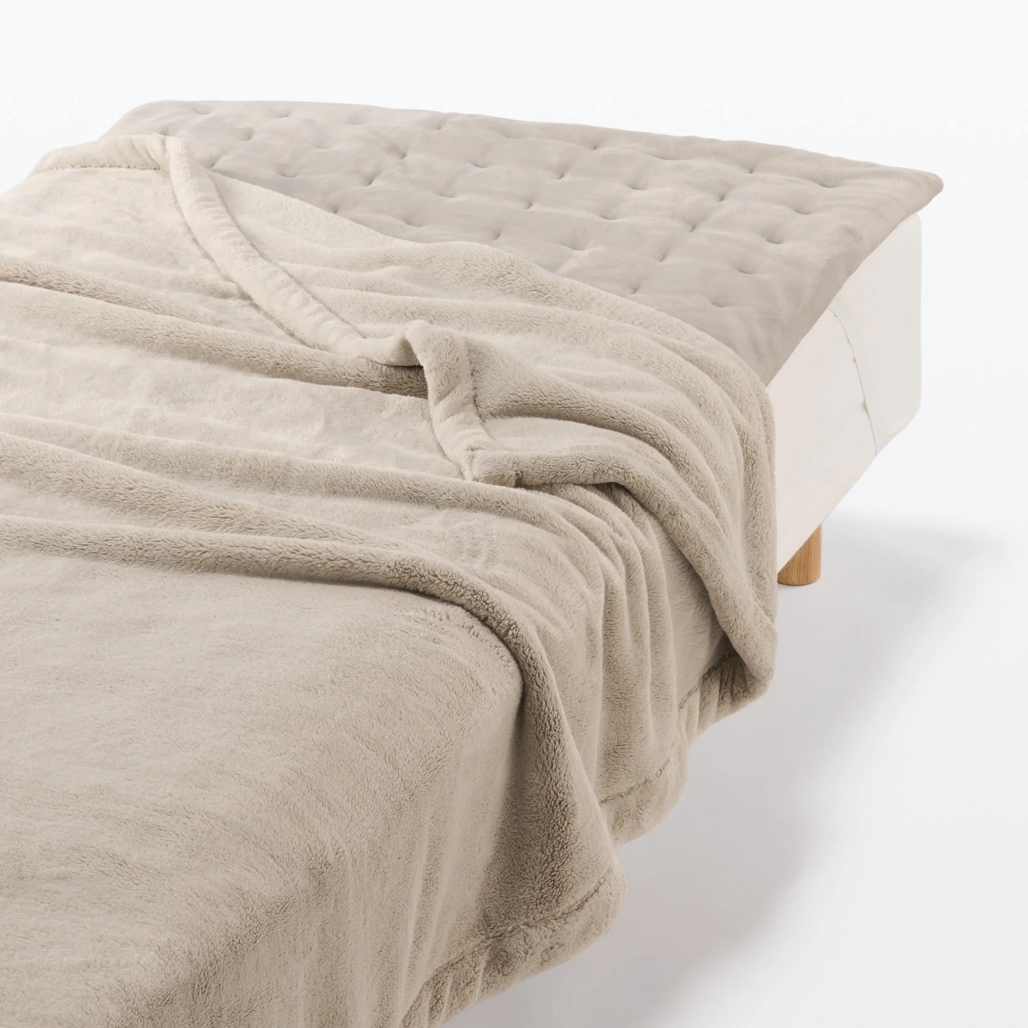 Recycled Polyester Warm Fiber Thick Quilted Pad - Image 2