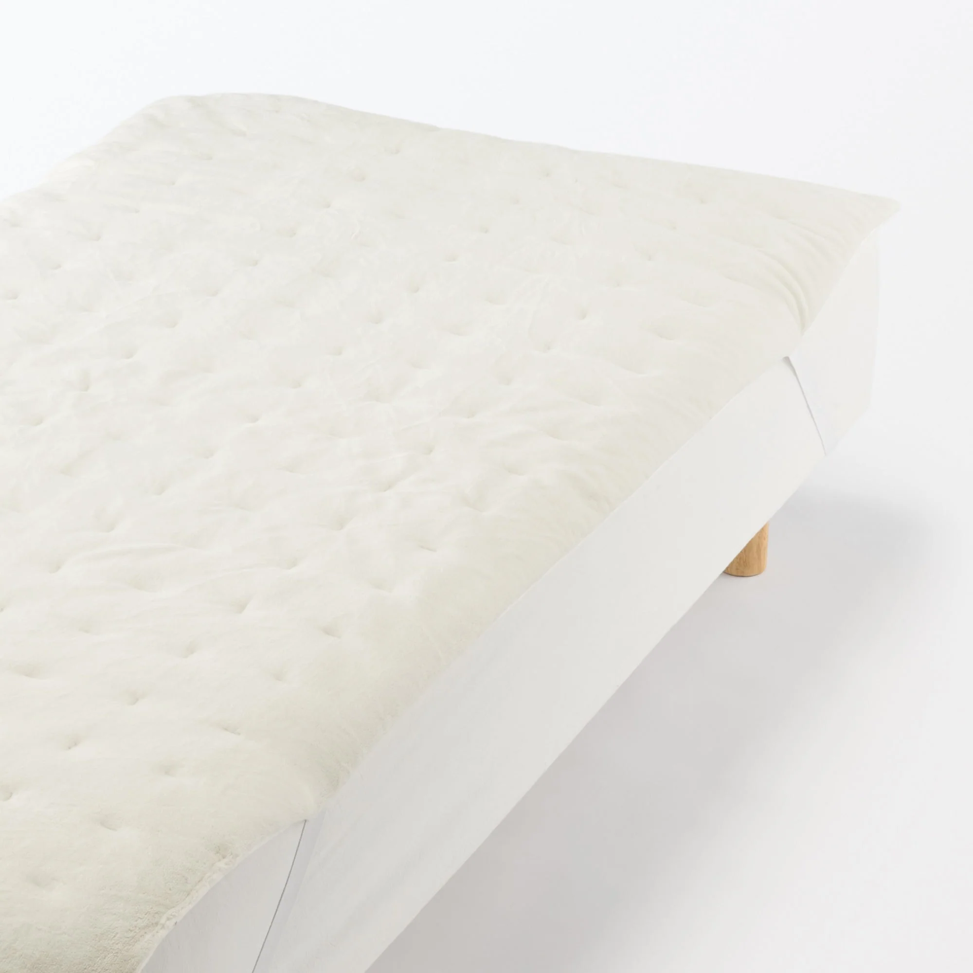 Recycled Polyester Warm Fiber Thick Quilted Pad - Image 8