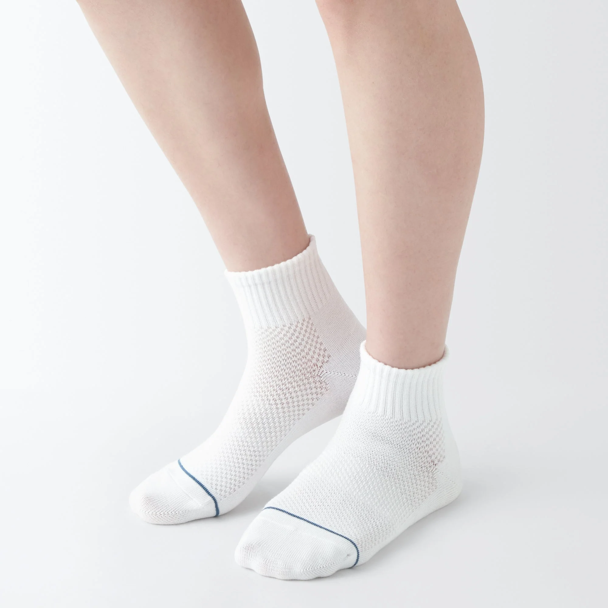 Right Angle Breathable Mesh Short Socks - Image 5