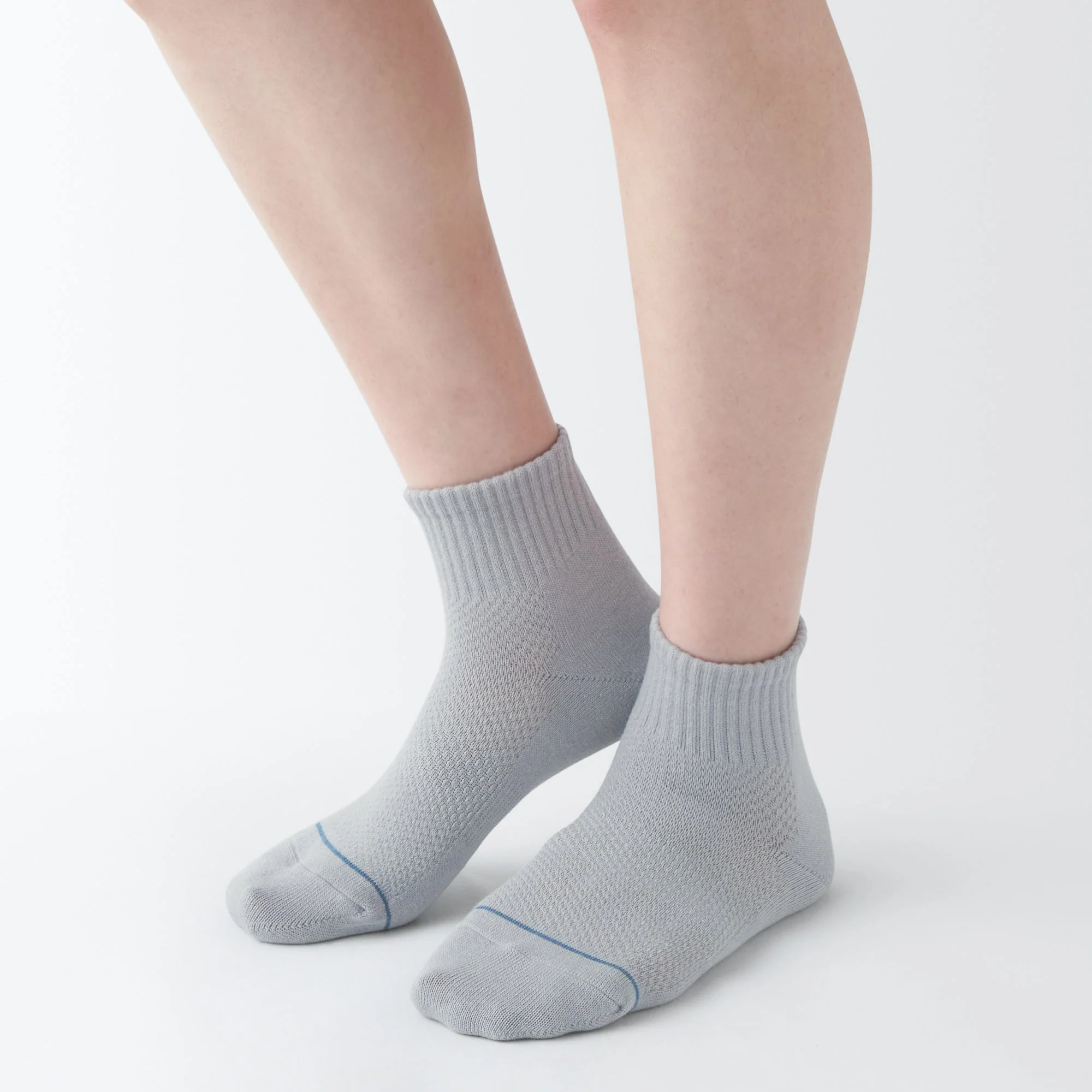 Right Angle Breathable Mesh Short Socks - Image 7