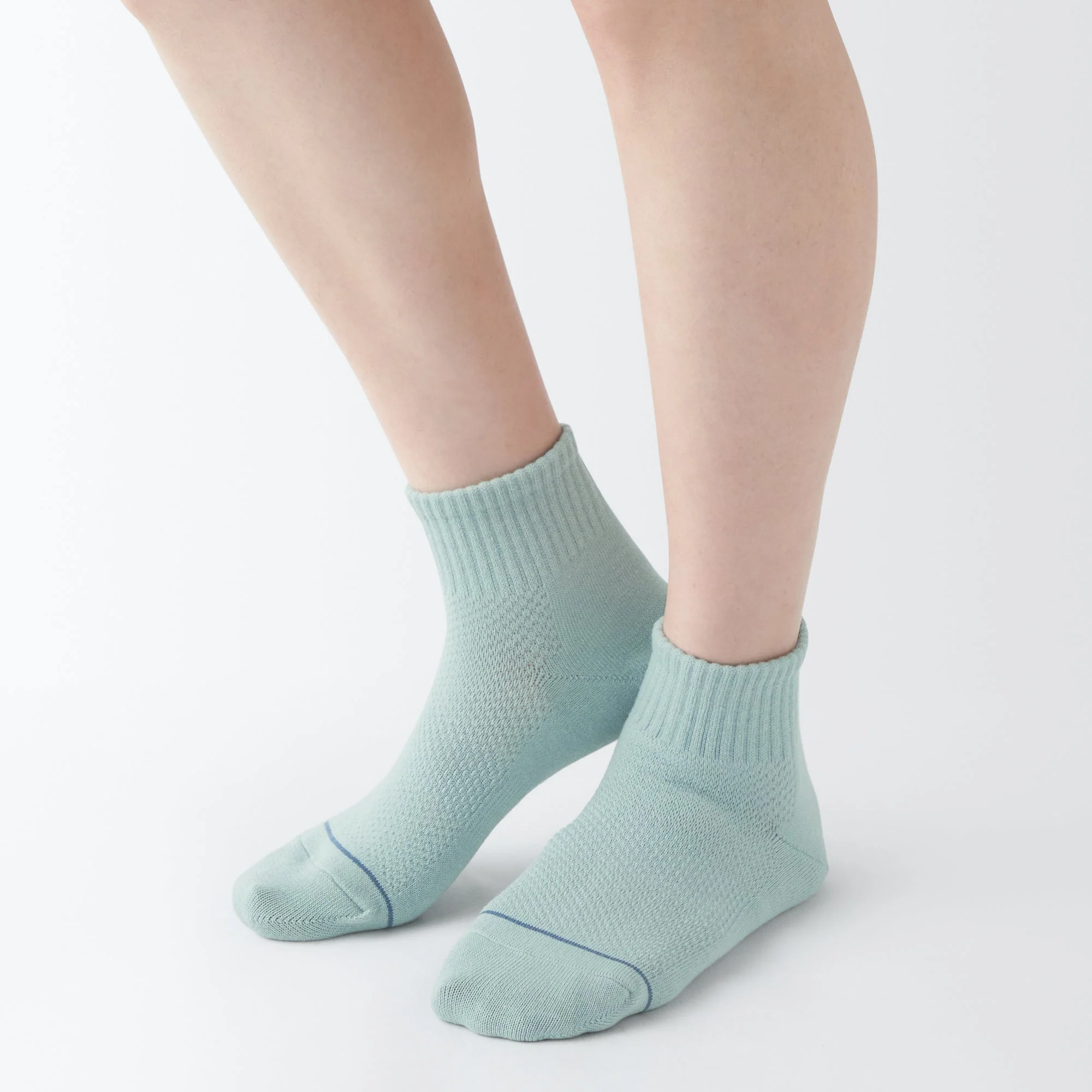 Right Angle Breathable Mesh Short Socks - Image 9