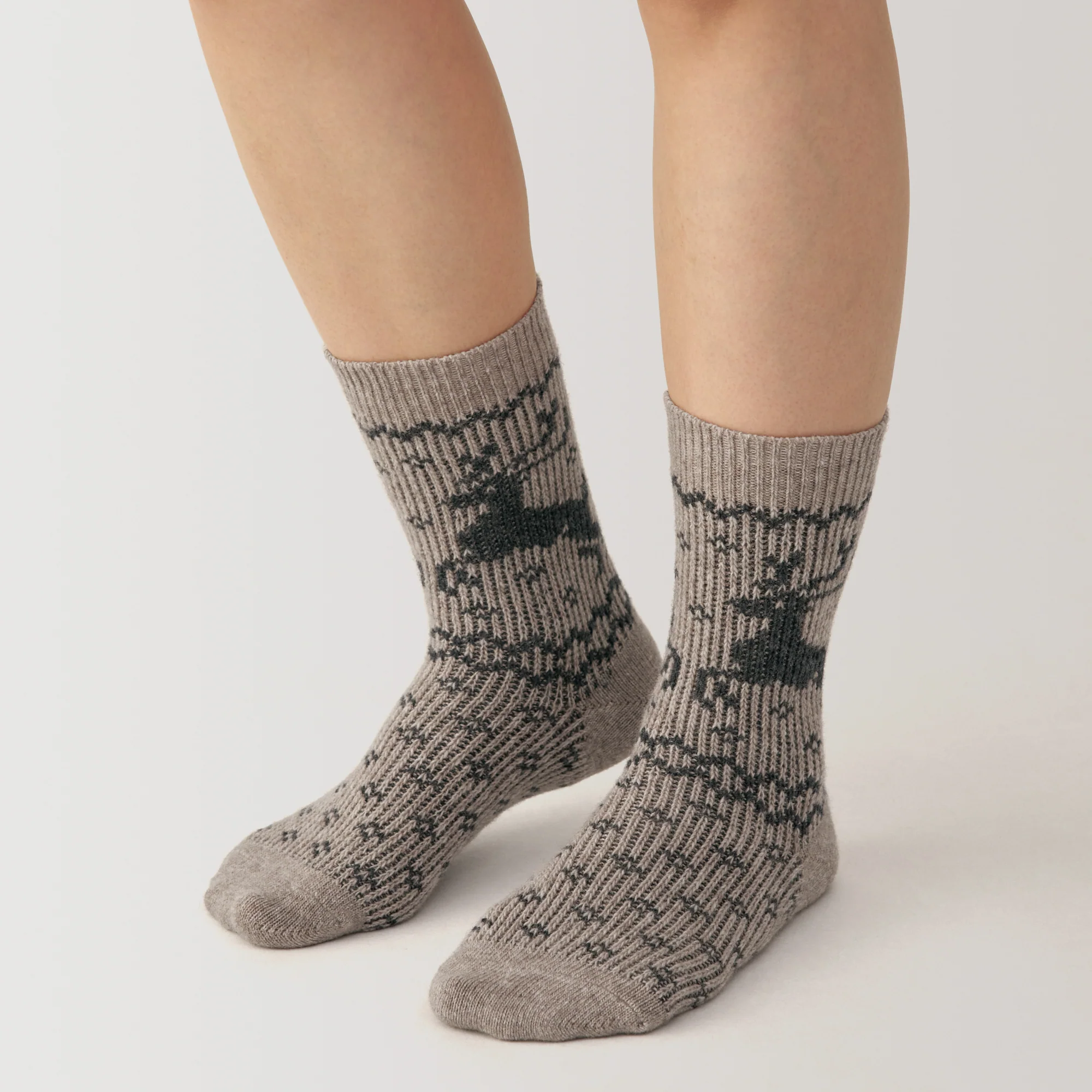Right Angle Loose Top Reindeer Pattern Socks - Image 10
