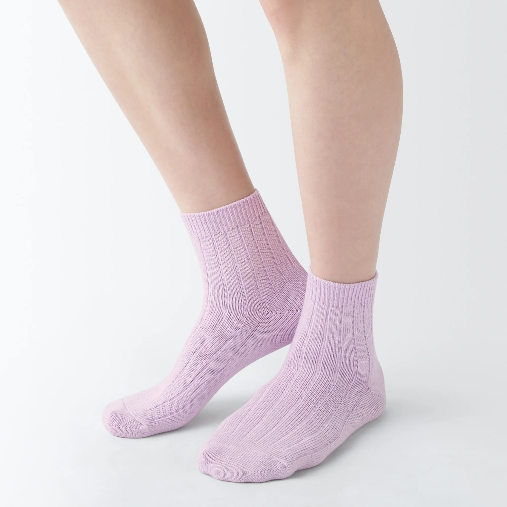 Right Angle Loose Top Short Socks - Image 3