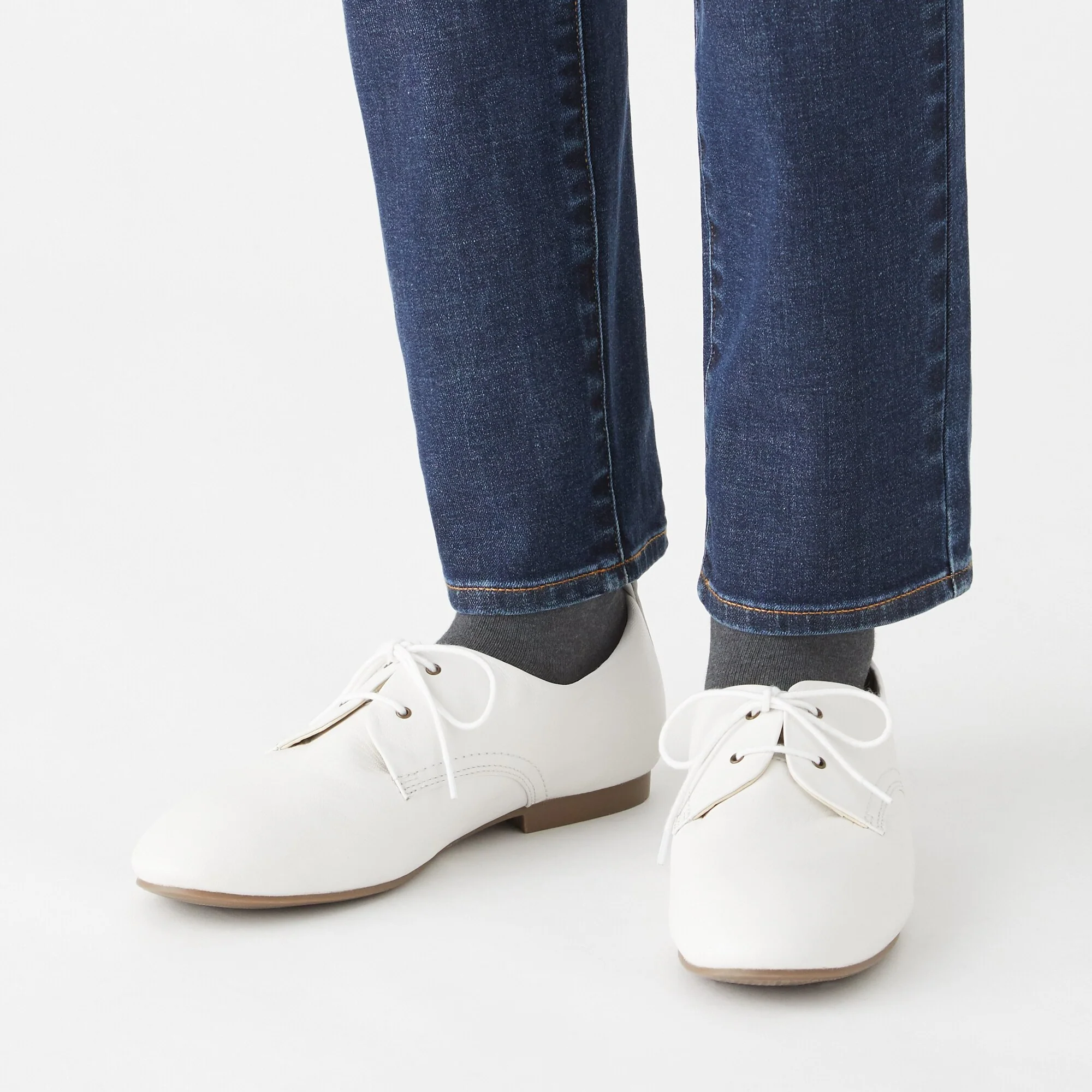 Right Angle Loose Top Short Socks - Image 4