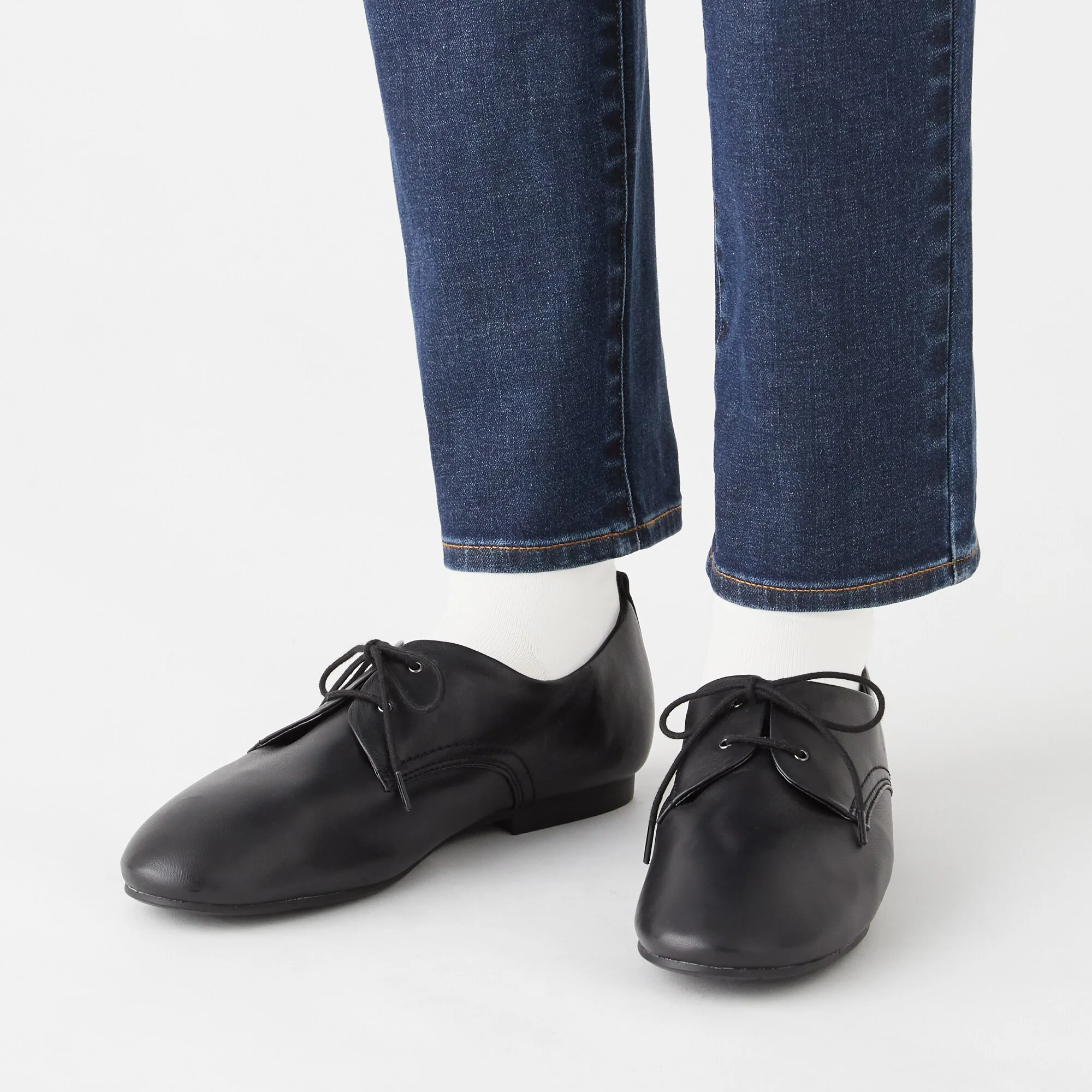 Right Angle Loose Top Short Socks - Image 9