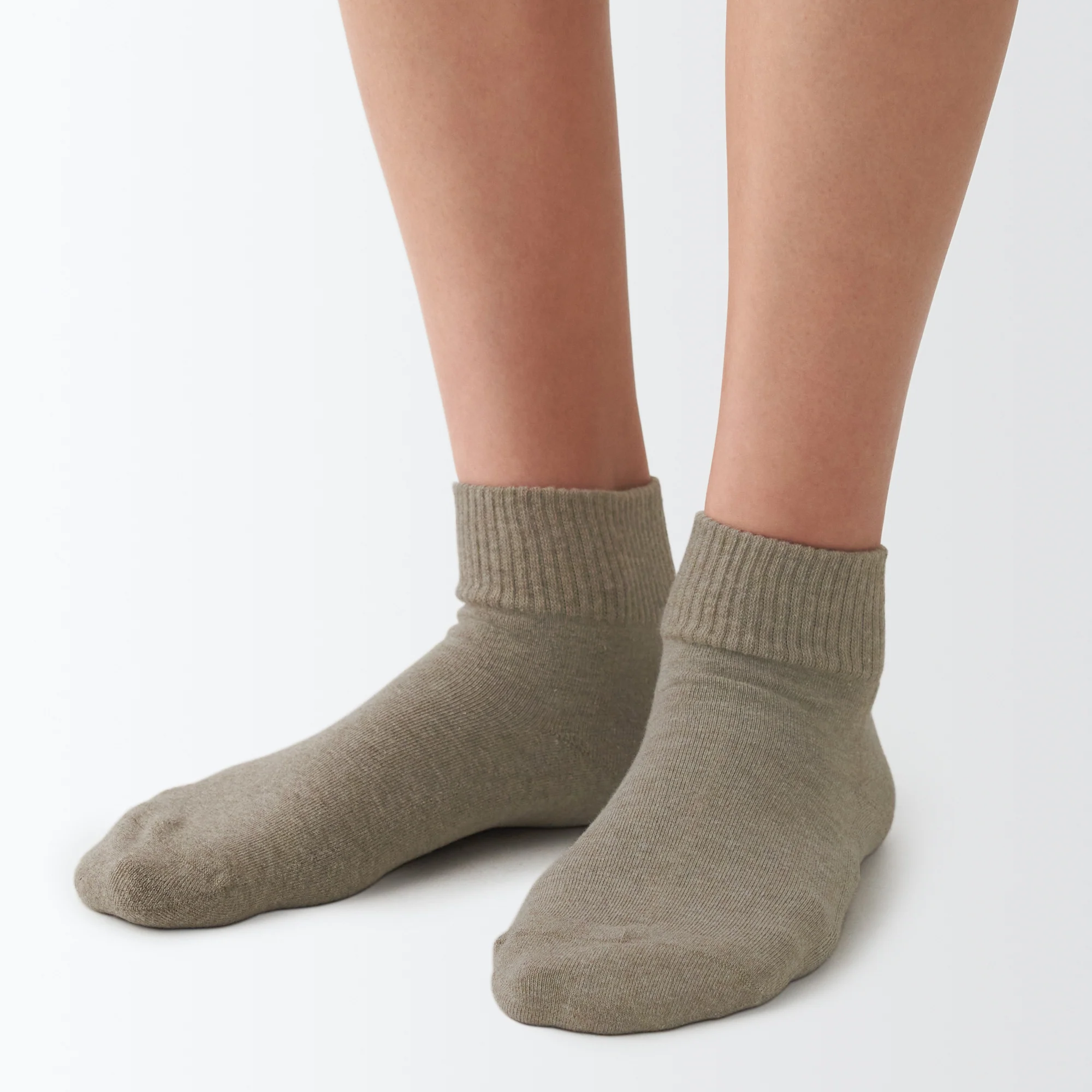 Right Angle No Elastic Pile Short Socks - Image 9