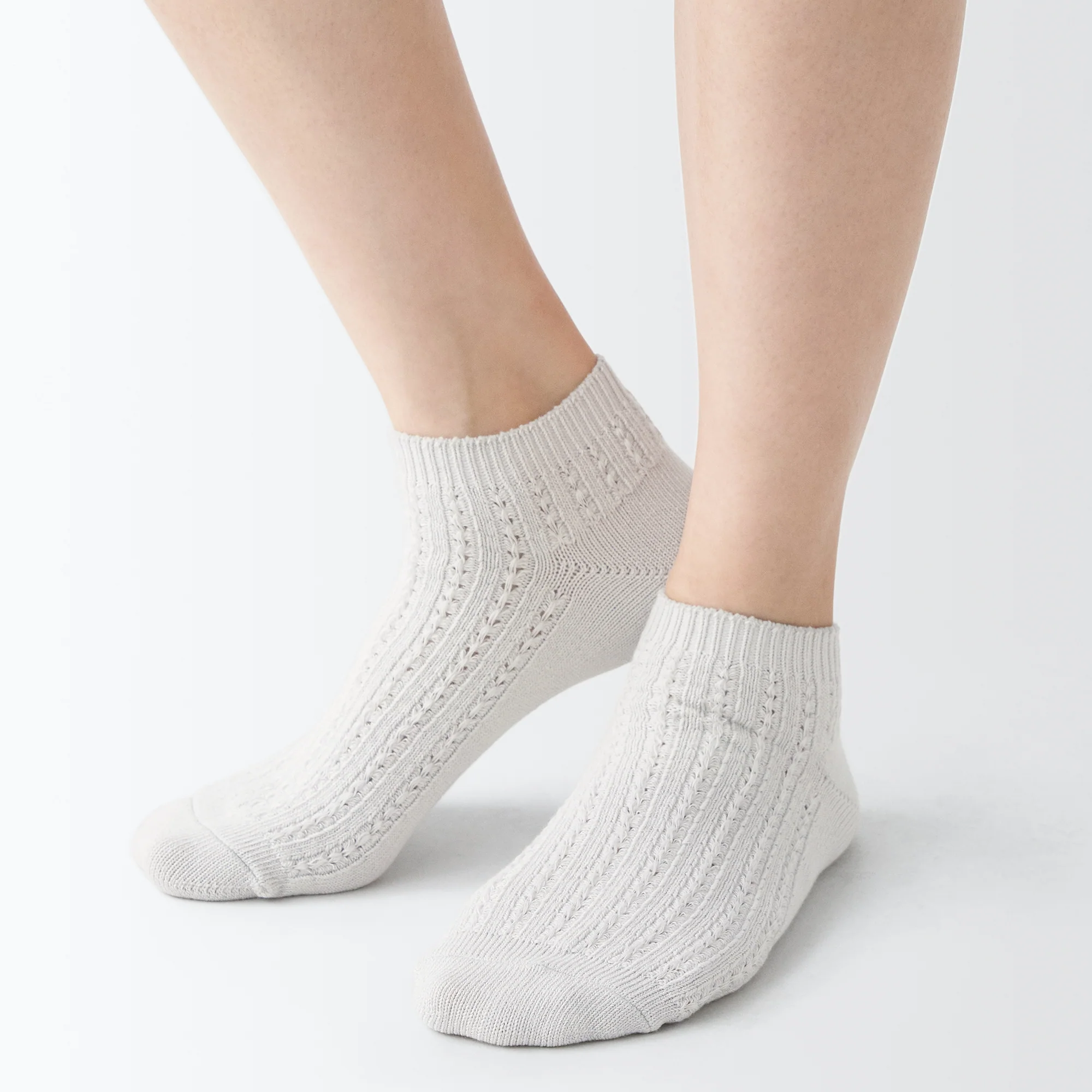 Right Angle Pattern Stitch Sneaker Socks
