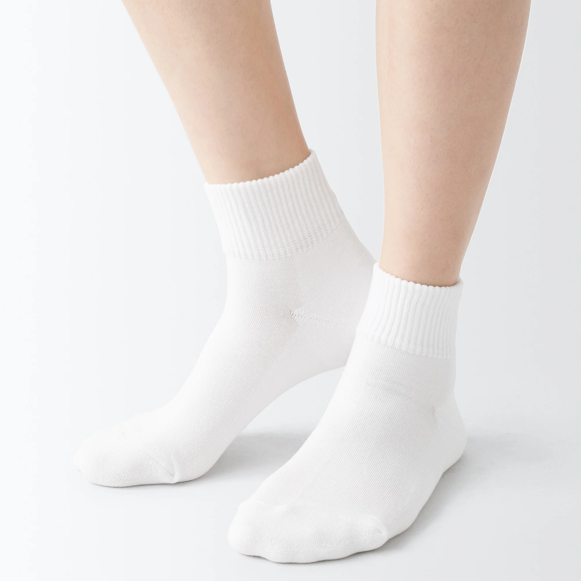 Right Angle Pile Short Socks
