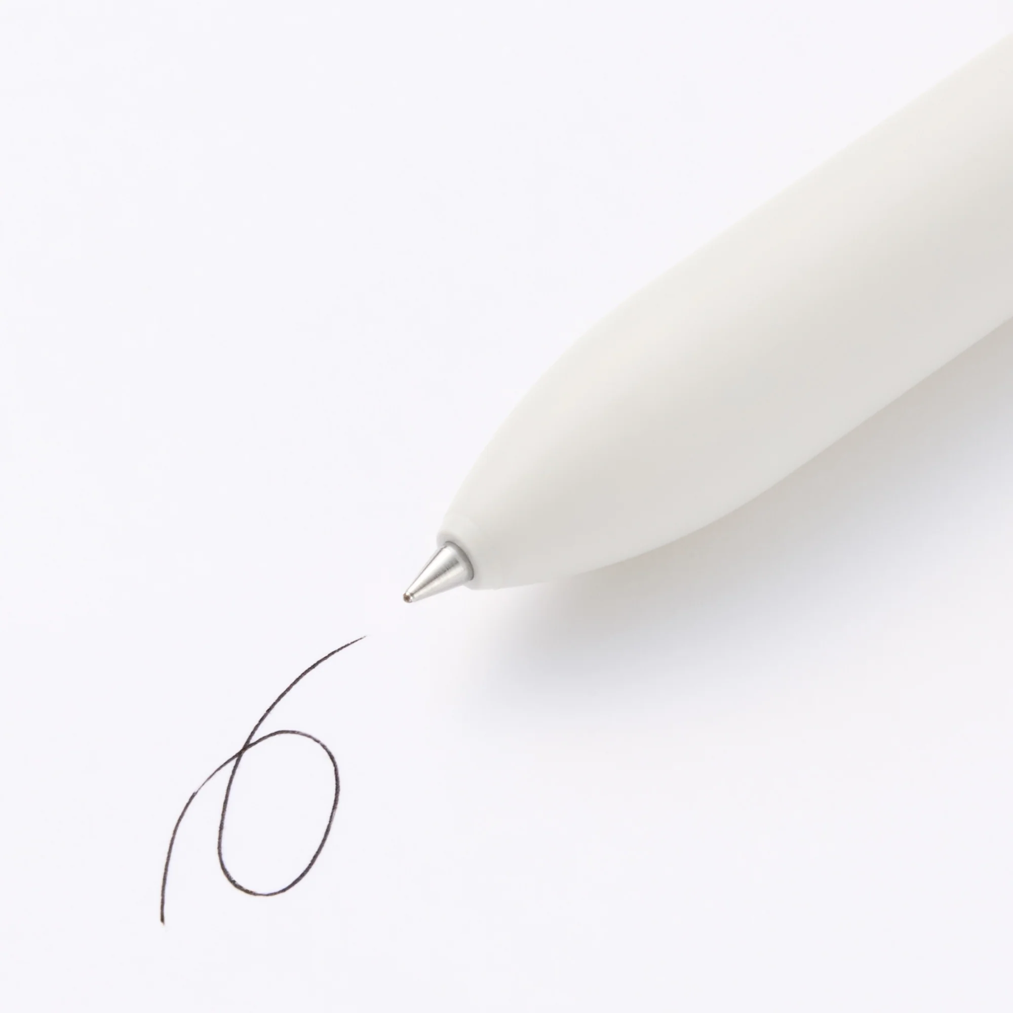 Smooth Oil Ink 4-Color Ballpoint Pen 0.5 mm - Image 3