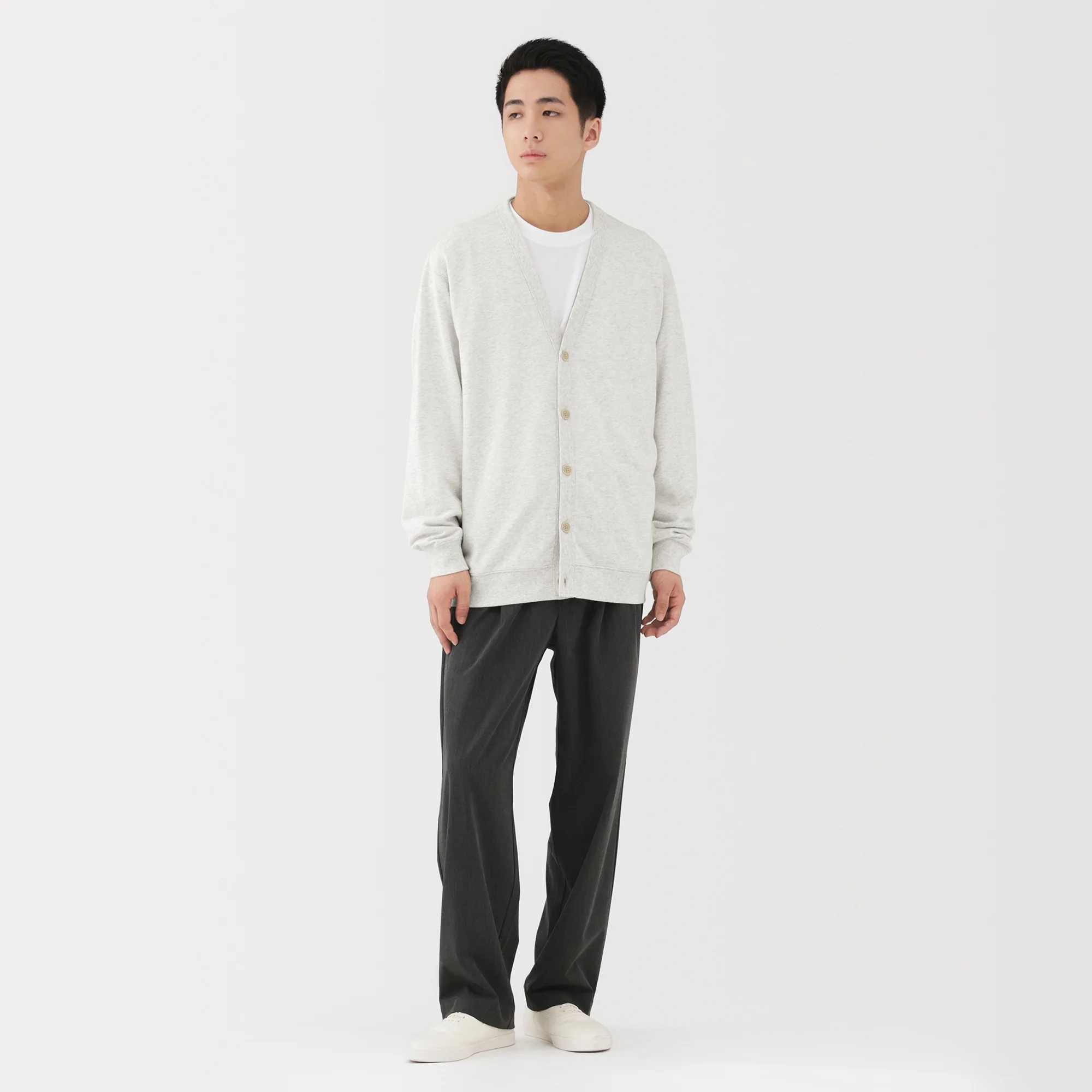 Sweatshirt V-Neck Cardigan - Image 20