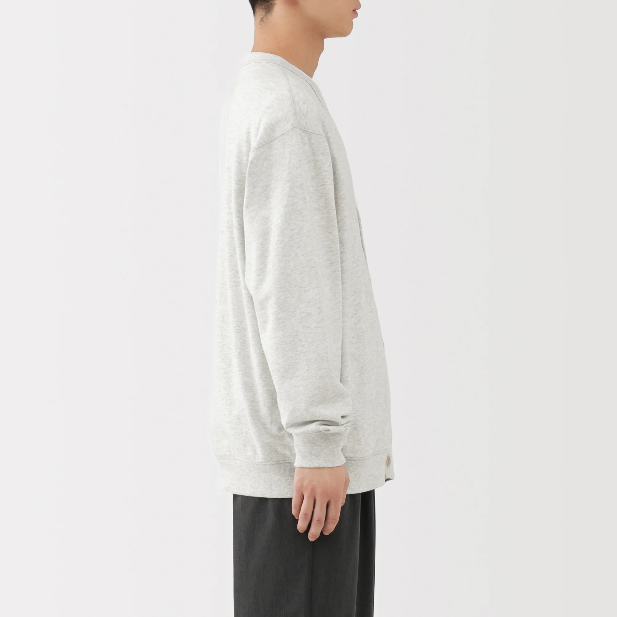 Sweatshirt V-Neck Cardigan - Image 21