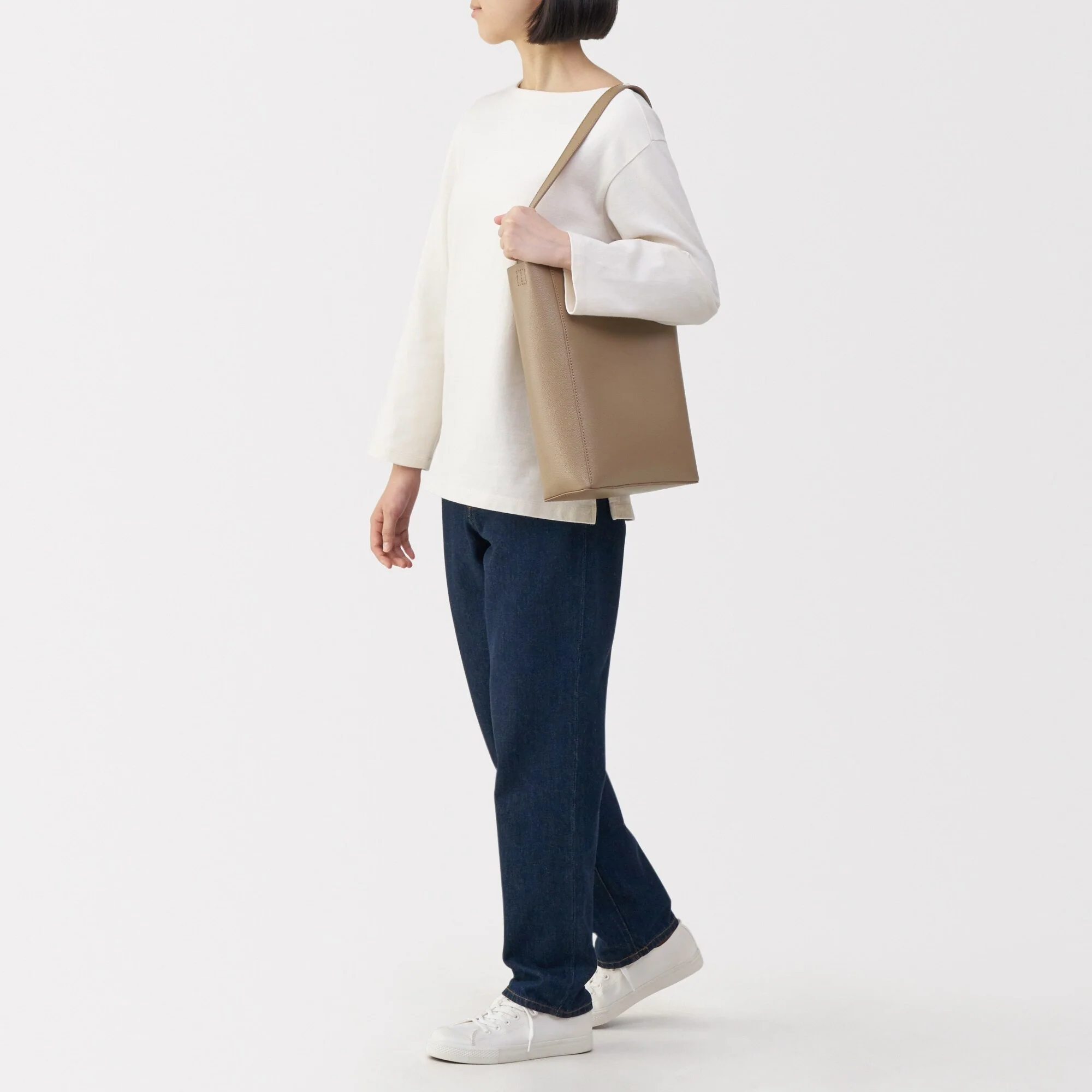 Tanned Leather Shoulder Bag - Image 11
